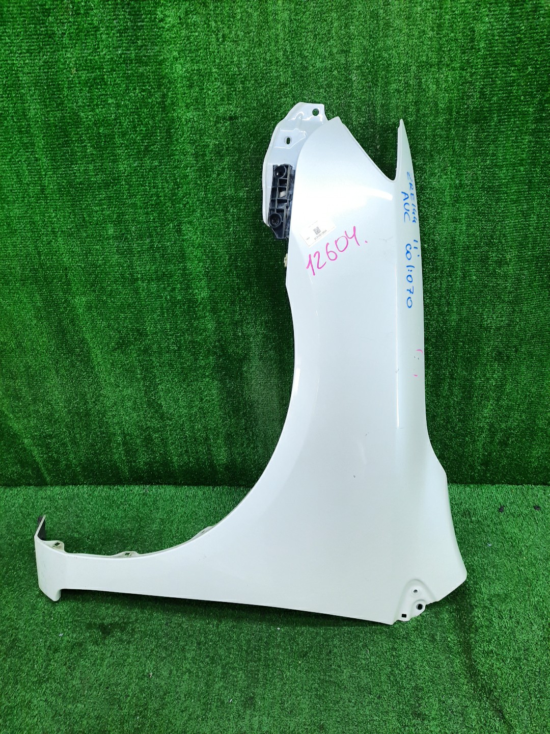 Крыло левое переднее TOYOTA COROLLA FIELDER, COROLLA  AXIO ZRE144G, ZRE142G, NZE144G, NZE141G, NZE141, NZE144, ZRE142, ZRE144 12604 1 ракурс
