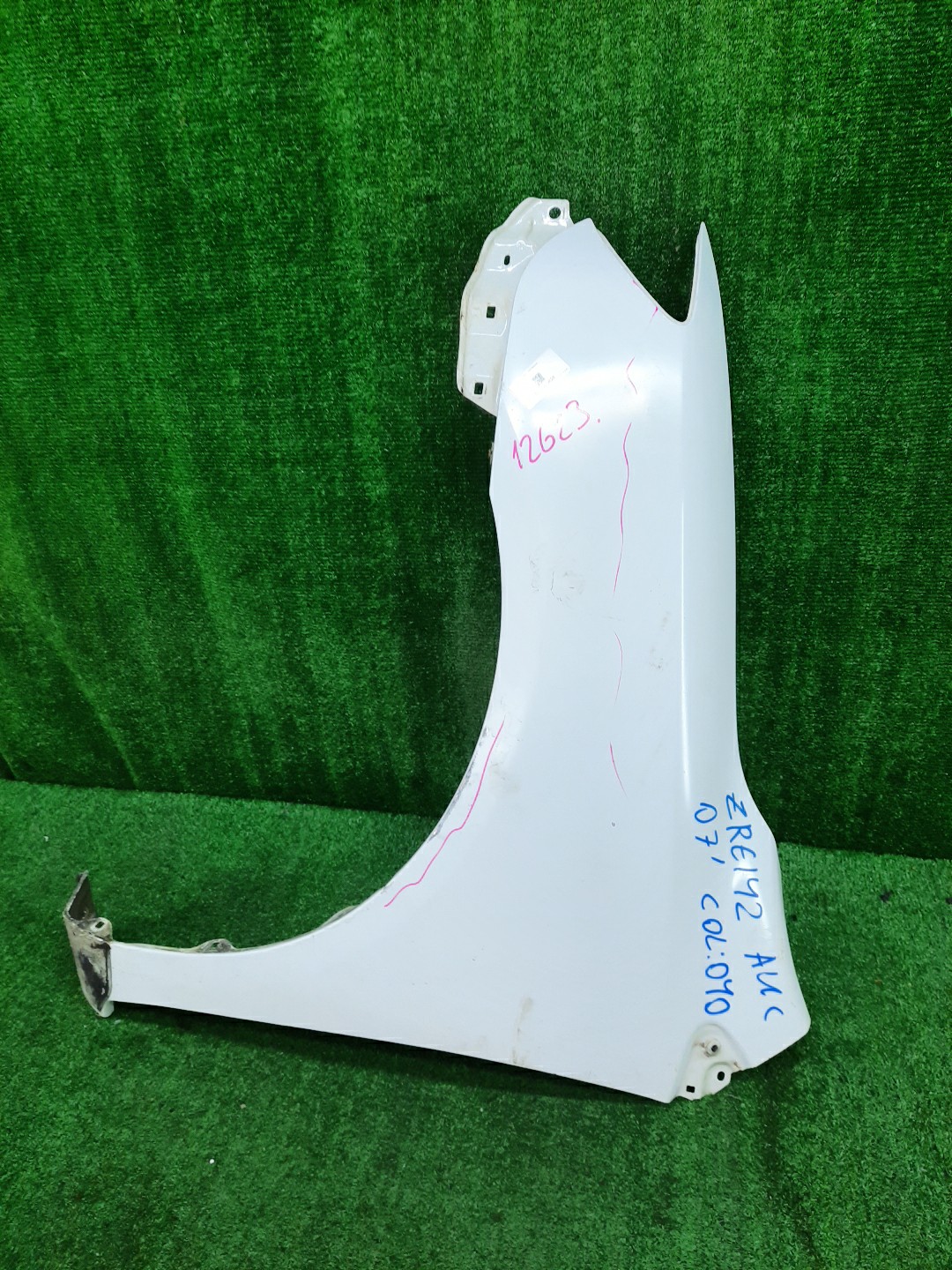 Крыло левое переднее TOYOTA COROLLA FIELDER, COROLLA  AXIO ZRE144G, ZRE142G, NZE144G, NZE141G, NZE141, NZE144, ZRE142, ZRE144 12623 1 ракурс