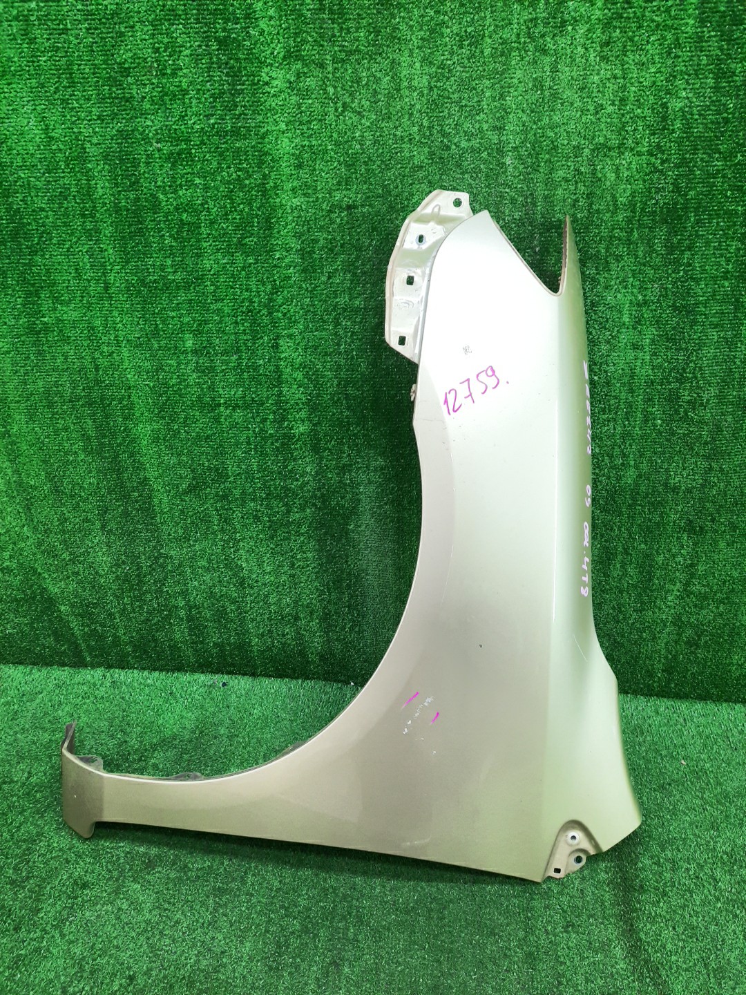 Крыло левое переднее TOYOTA COROLLA FIELDER, COROLLA  AXIO ZRE144G, ZRE142G, NZE144G, NZE141G, NZE141, NZE144, ZRE142, ZRE144 12759 1 ракурс