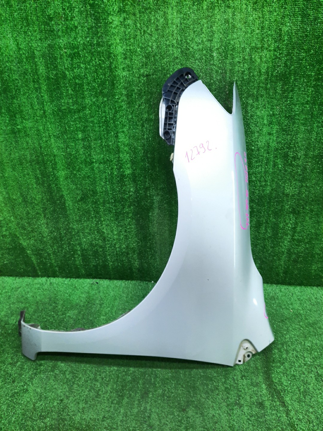 Крыло левое переднее TOYOTA COROLLA FIELDER, COROLLA  AXIO ZRE144G, ZRE142G, NZE144G, NZE141G, NZE141, NZE144, ZRE142, ZRE144 12792 1 ракурс