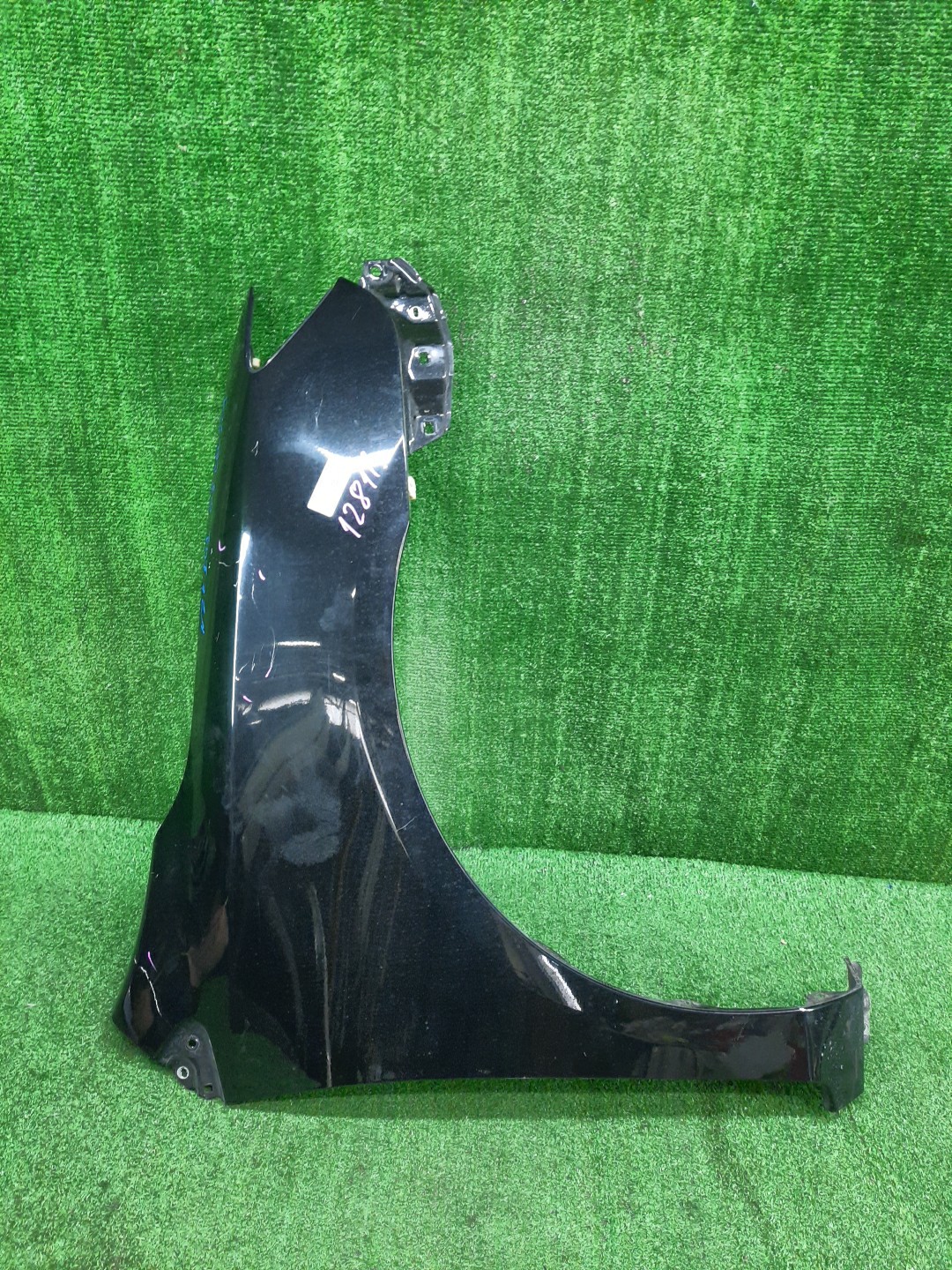 Крыло правое переднее TOYOTA COROLLA FIELDER, COROLLA  AXIO ZRE144G, ZRE142G, NZE144G, NZE141G, NZE141, NZE144, ZRE142, ZRE144 12811 1 ракурс