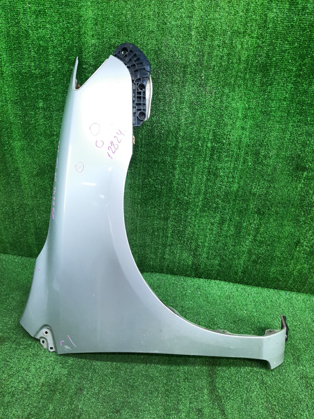 Крыло правое переднее TOYOTA COROLLA FIELDER, COROLLA  AXIO ZRE144G, ZRE142G, NZE144G, NZE141G, NZE141, NZE144, ZRE142, ZRE144 12824 1 ракурс
