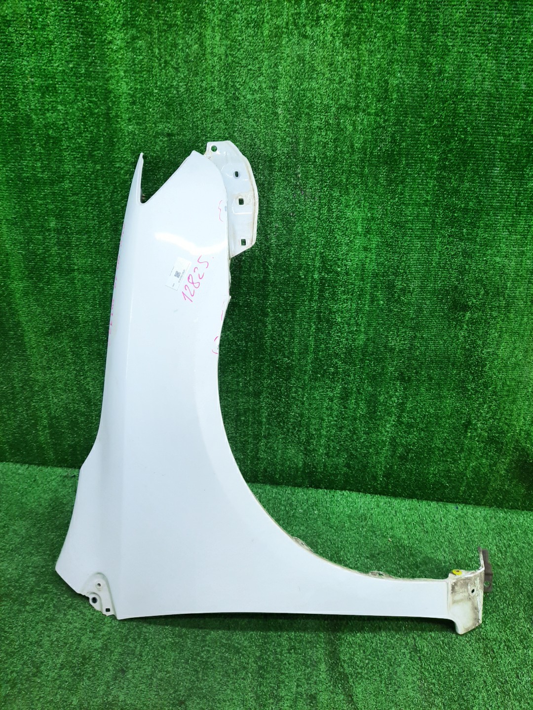 Крыло правое переднее TOYOTA COROLLA FIELDER, COROLLA  AXIO ZRE144G, ZRE142G, NZE144G, NZE141G, NZE141, NZE144, ZRE142, ZRE144 12825 1 ракурс