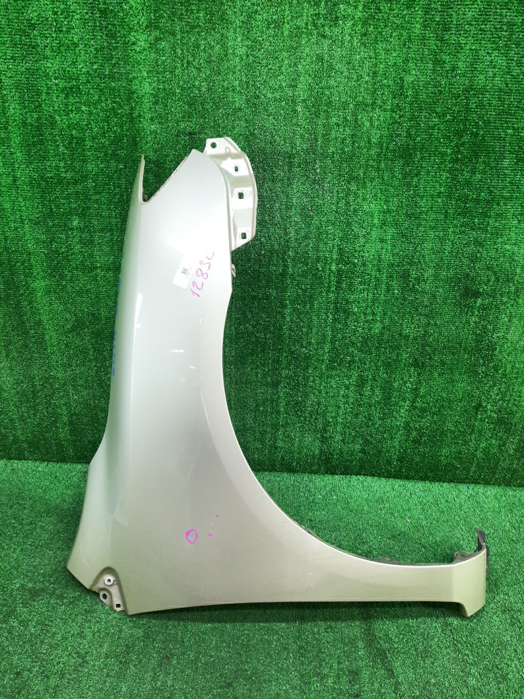 Крыло правое переднее TOYOTA COROLLA FIELDER, COROLLA  AXIO ZRE144G, ZRE142G, NZE144G, NZE141G, NZE141, NZE144, ZRE142, ZRE144 12830 1 ракурс