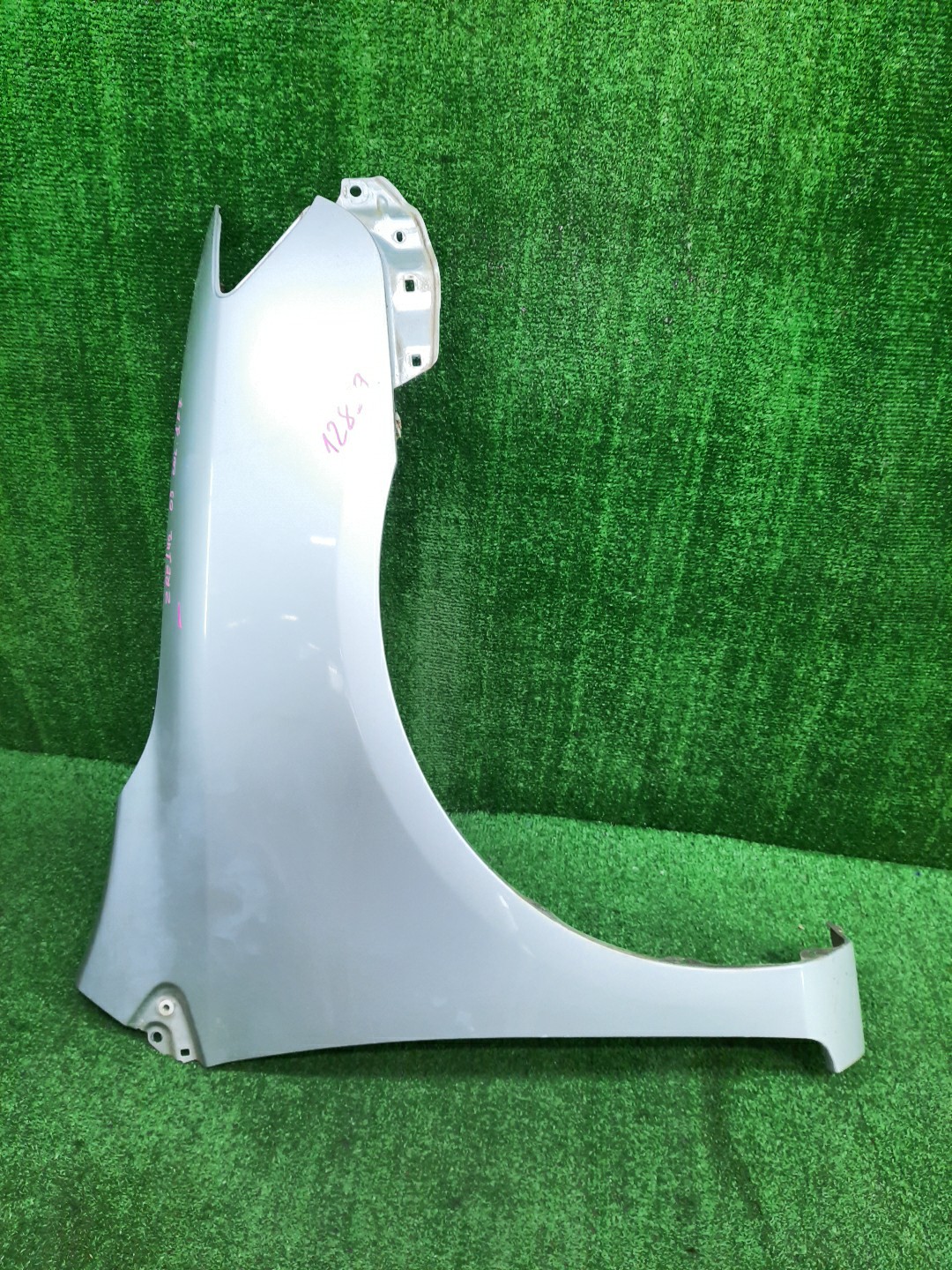Крыло правое переднее TOYOTA COROLLA FIELDER, COROLLA  AXIO ZRE144G, ZRE142G, NZE144G, NZE141G, NZE141, NZE144, ZRE142, ZRE144 12839 1 ракурс