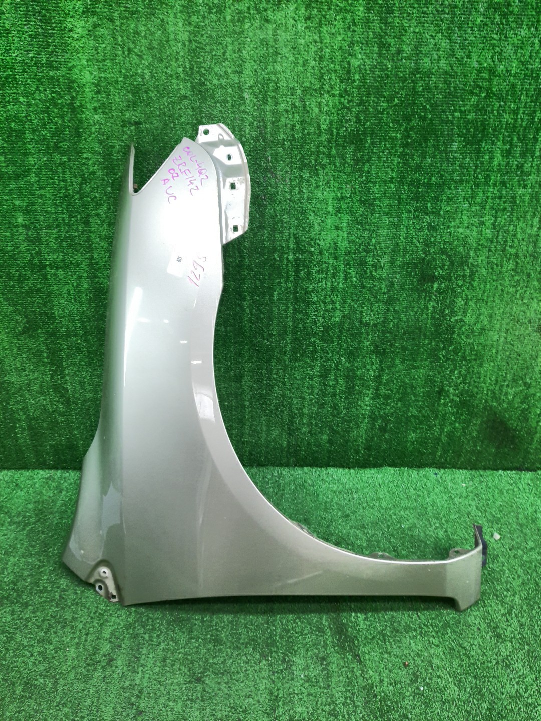 Крыло правое переднее TOYOTA COROLLA FIELDER, COROLLA  AXIO ZRE144G, ZRE142G, NZE144G, NZE141G, NZE141, NZE144, ZRE142, ZRE144 12953 1 ракурс
