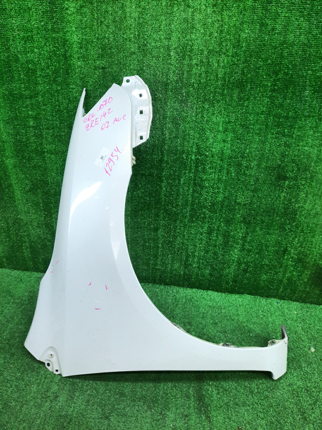 Крыло правое переднее TOYOTA COROLLA FIELDER, COROLLA  AXIO ZRE144G, ZRE142G, NZE144G, NZE141G, NZE141, NZE144, ZRE142, ZRE144 12954 1 ракурс