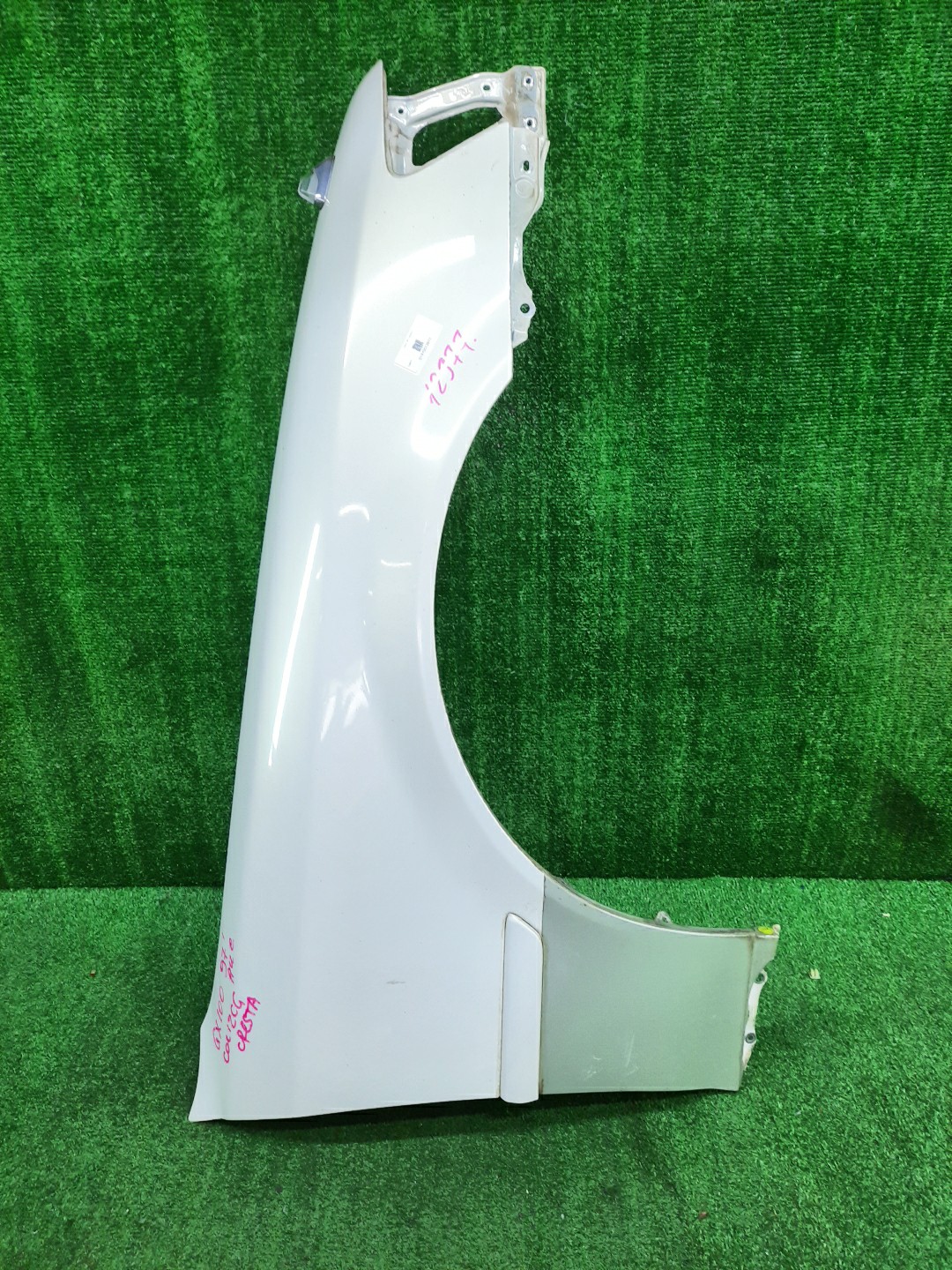 Крыло правое переднее TOYOTA CRESTA GX100, JZX100, JZX101, LX100, GX105, JZX105, SX100 12977 1 ракурс