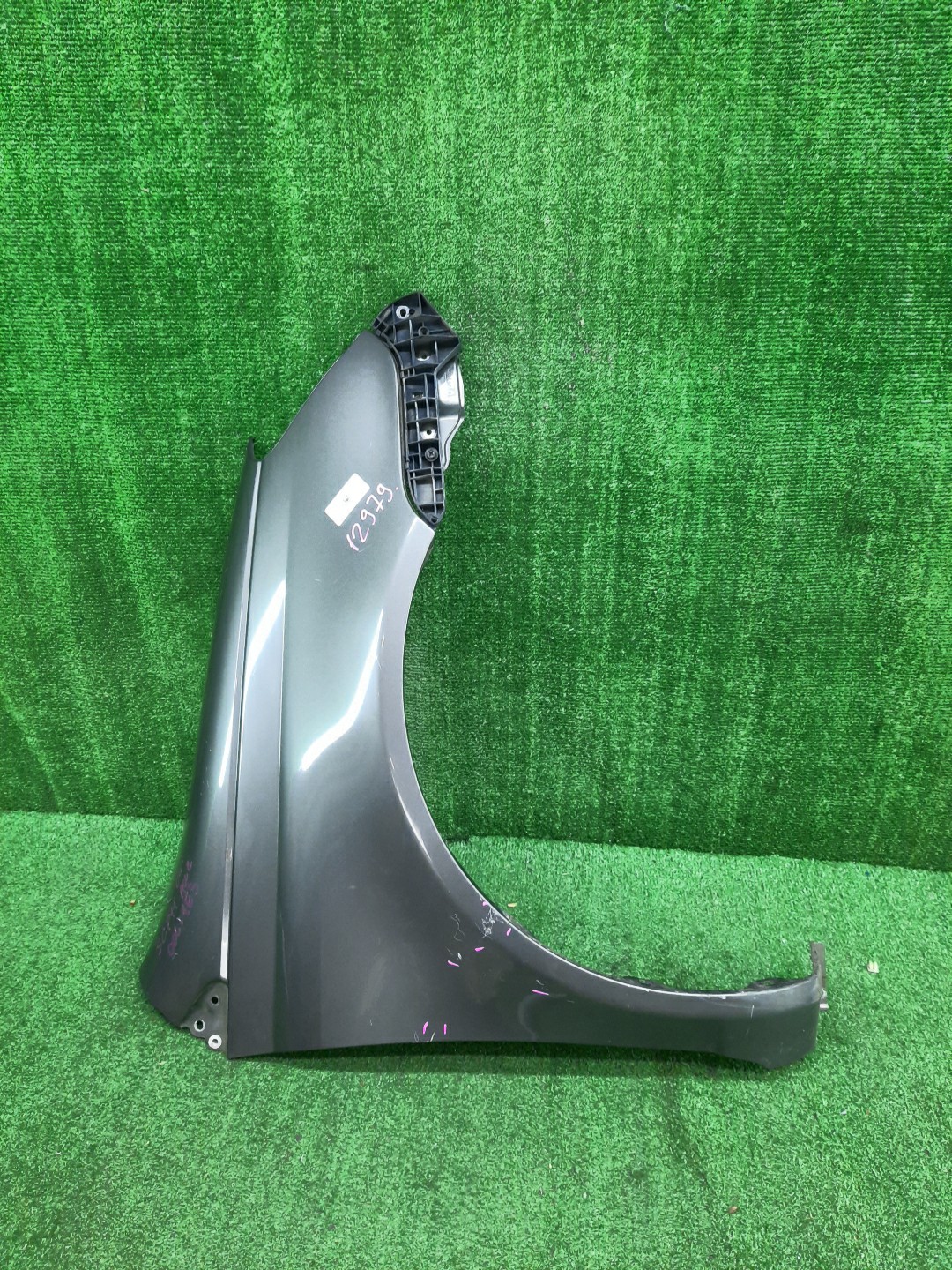 Крыло правое переднее TOYOTA PLATZ NCP12, SCP11, NCP16 12979 1 ракурс
