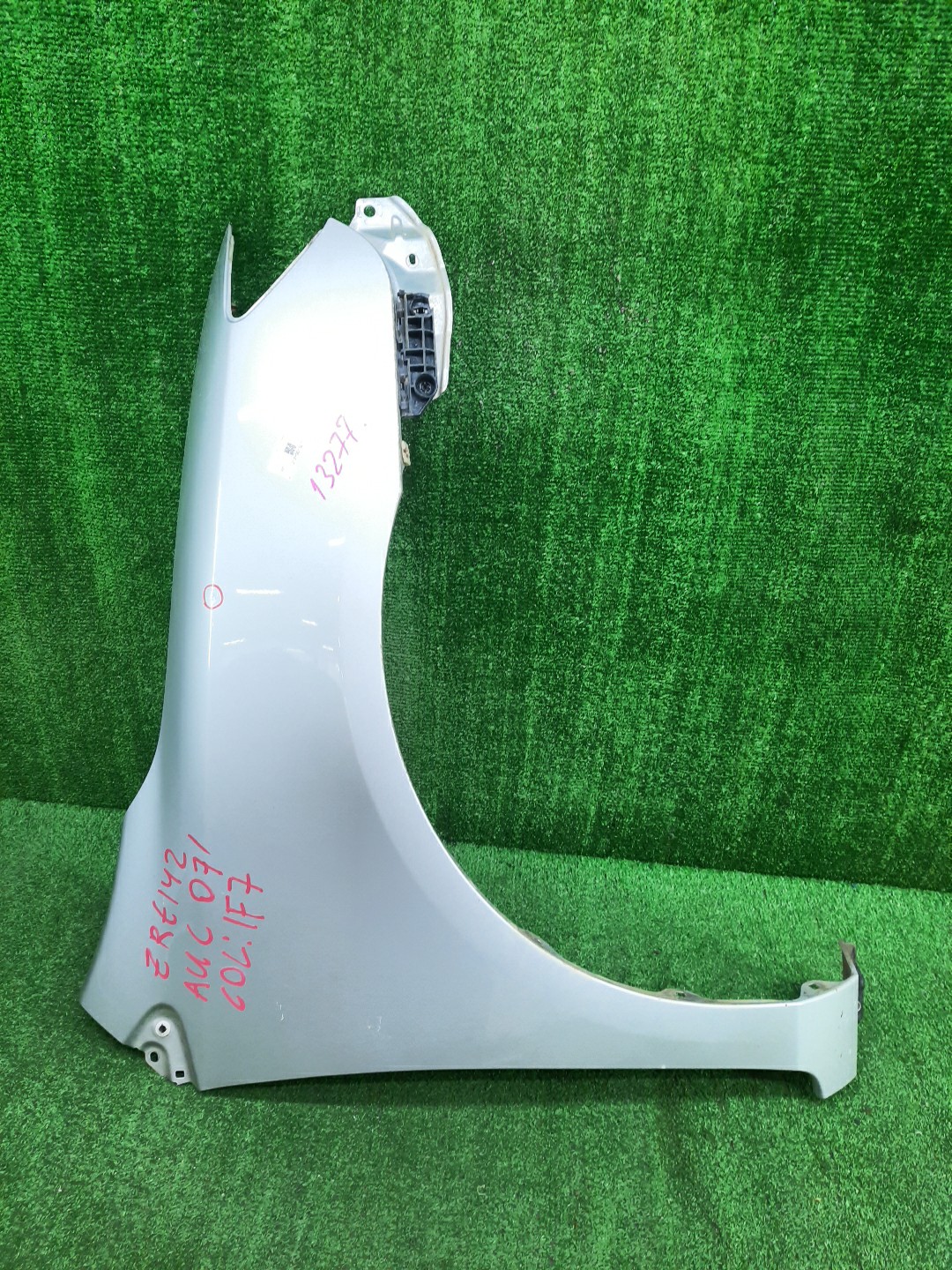 Крыло правое переднее TOYOTA COROLLA FIELDER, COROLLA  AXIO ZRE144G, ZRE142G, NZE144G, NZE141G, NZE141, NZE144, ZRE142, ZRE144 13277 1 ракурс