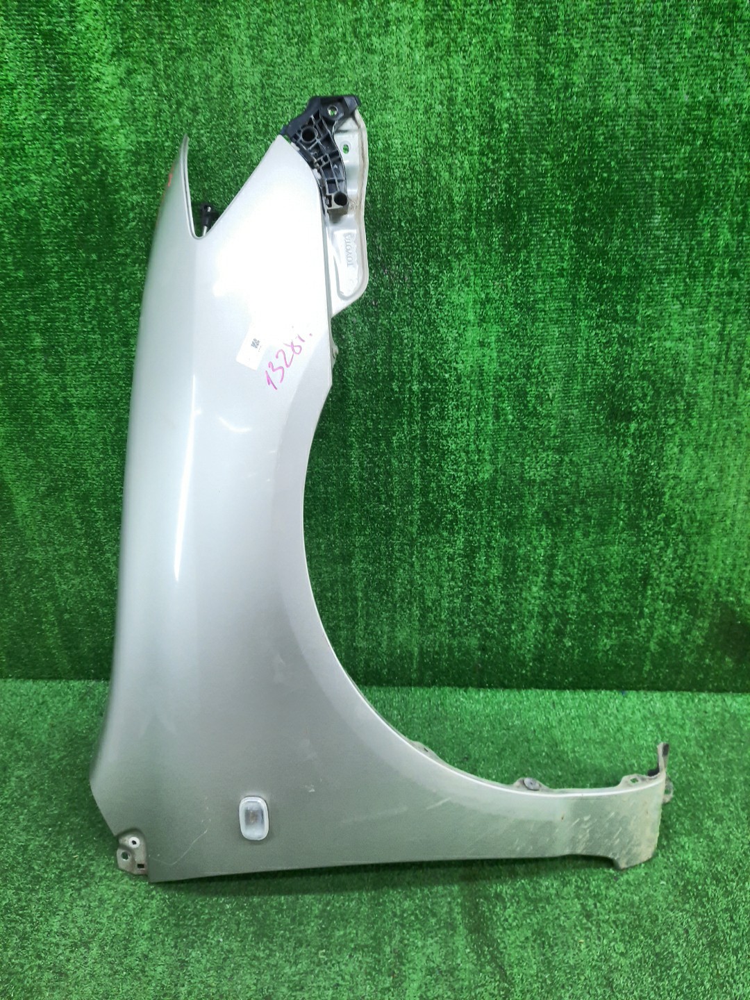 Крыло правое переднее TOYOTA COROLLA NZE121 13281 1 ракурс