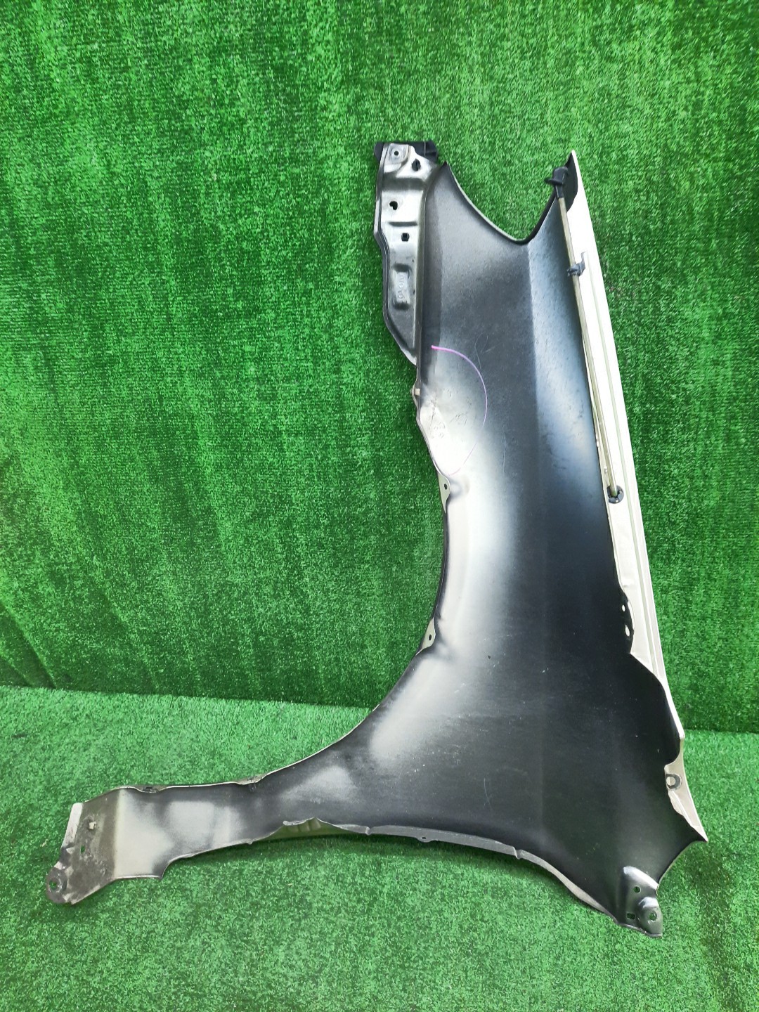 Крыло правое переднее TOYOTA COROLLA NZE121 13282 5 ракурс