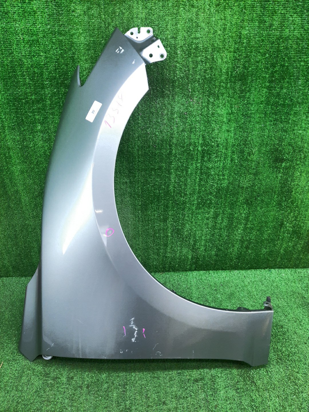 Крыло правое переднее MAZDA AXELA, MAZDA 3, 3 BMLFS, BM6FJ, BM2AS, BM2FP, BM2AP, BM5FP, BM5FS, BM5AS, BM5AP, BM2FS, BYEFP, BMEFS, BM 13378 1 ракурс
