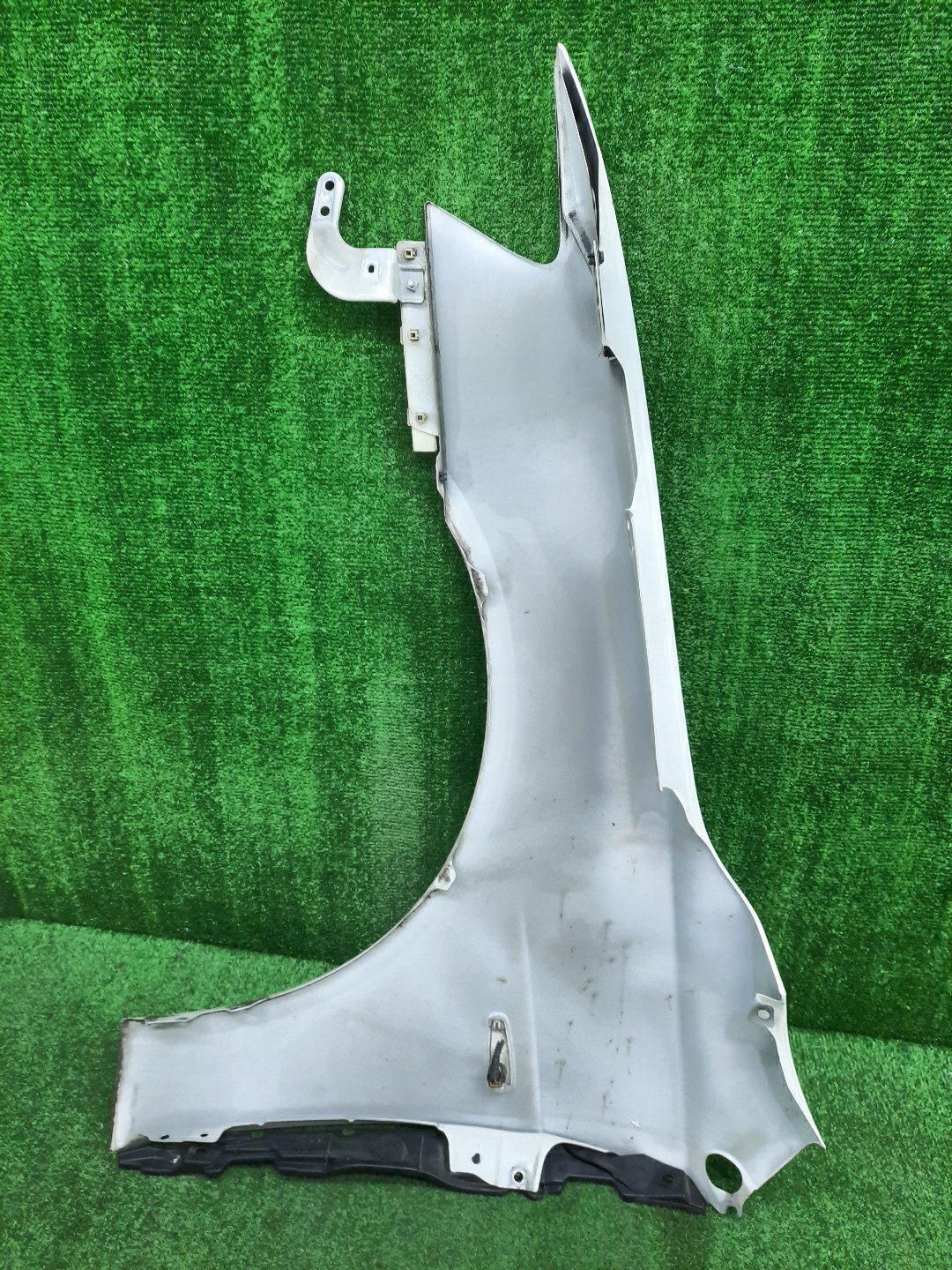 Крыло правое переднее MITSUBISHI LANCER, GALANT FORTIS CY4A, CY2A, CY3A, CY6A, CX6A, CX4A, CX3A 13382 4 ракурс