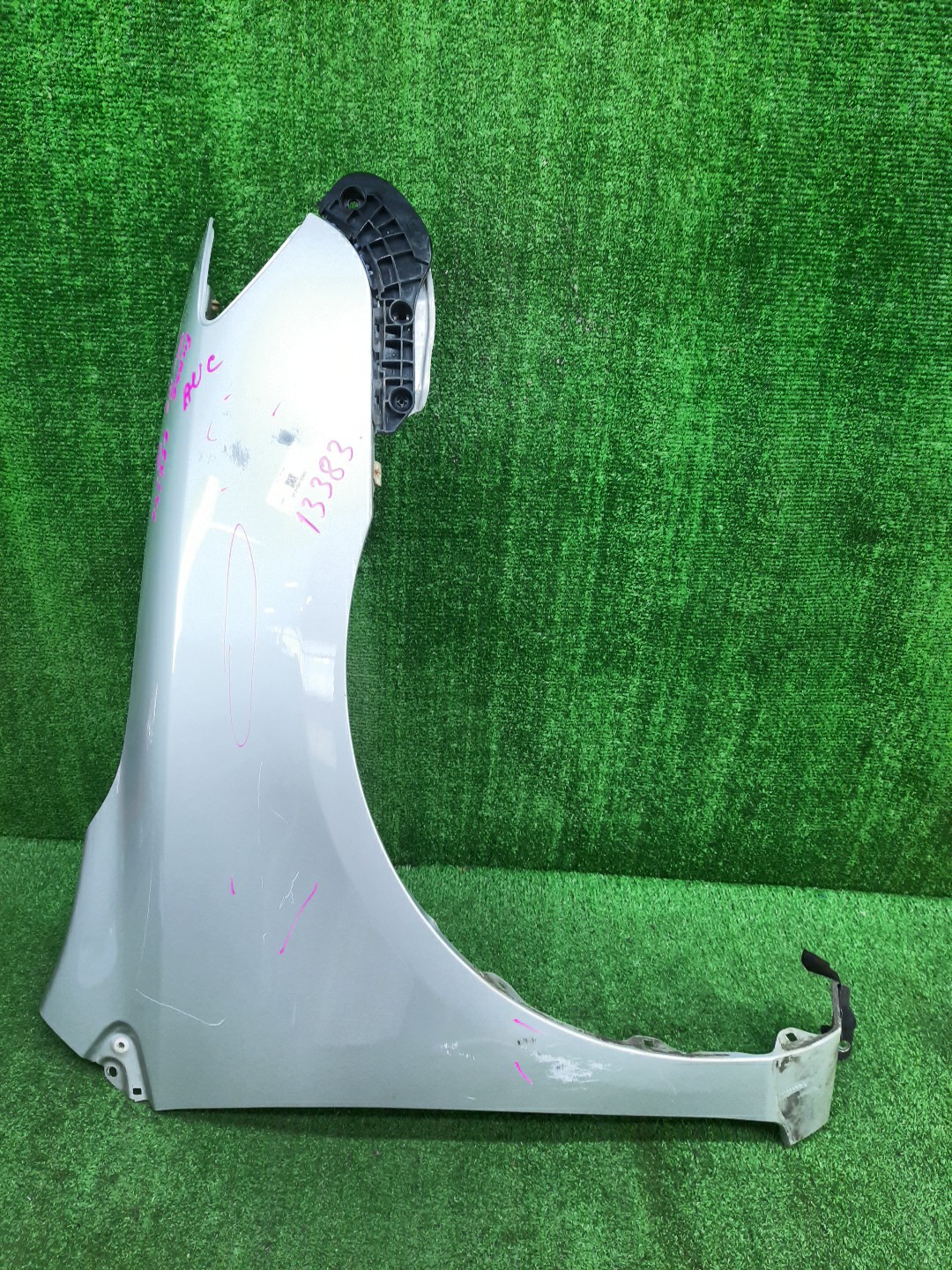 Крыло правое переднее TOYOTA COROLLA FIELDER, COROLLA  AXIO ZRE144G, ZRE142G, NZE144G, NZE141G, NZE141, NZE144, ZRE142, ZRE144 13383 1 ракурс