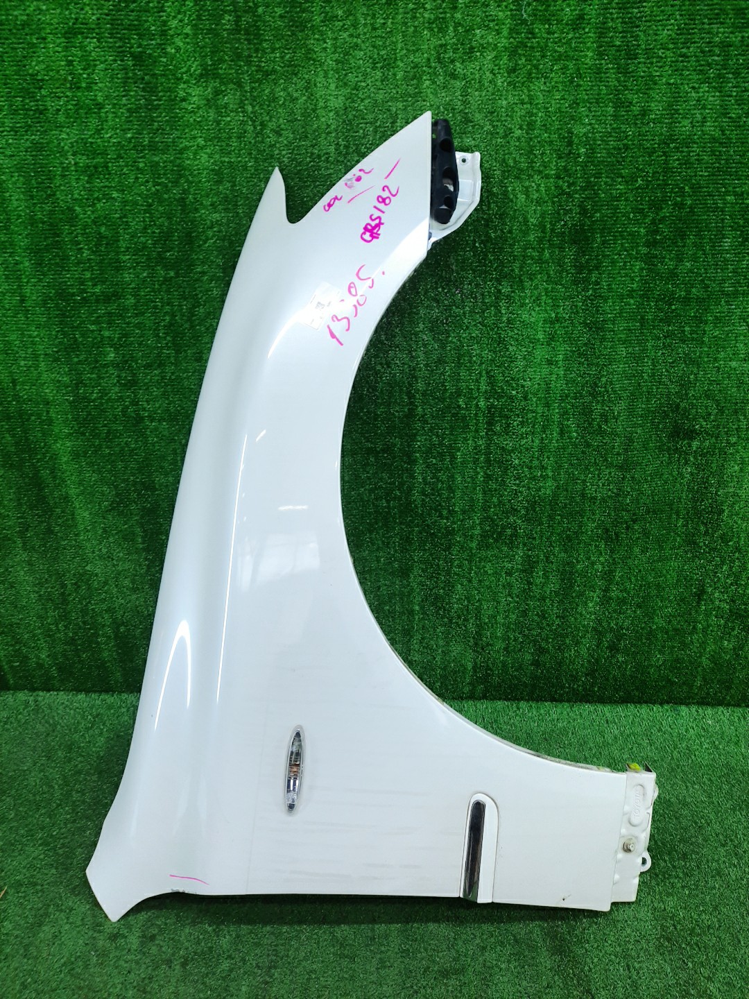 Крыло правое переднее TOYOTA CROWN GRS182, GRS180, GRS181, GRS183, GRS184 13385 1 ракурс