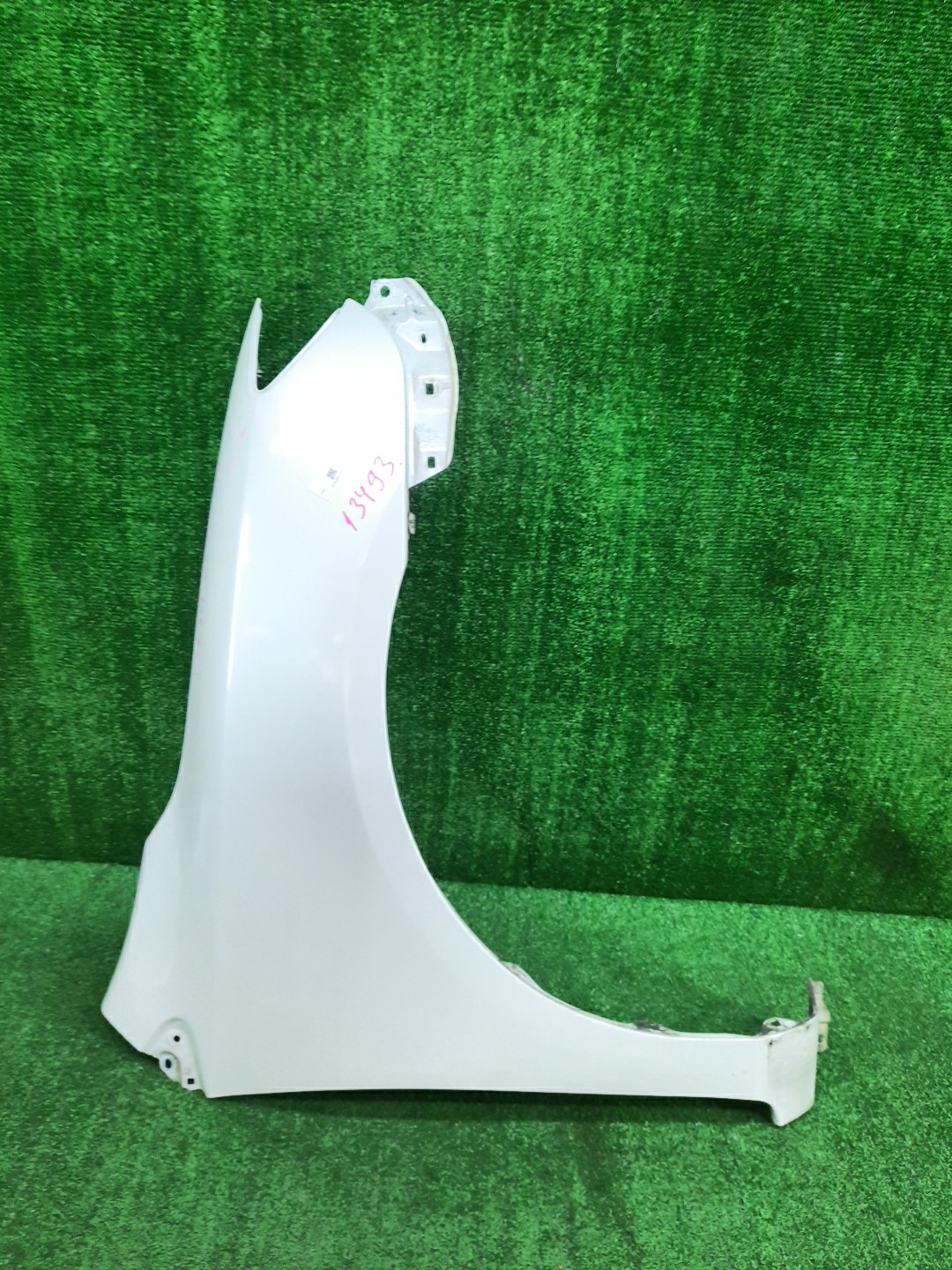 Крыло правое переднее TOYOTA COROLLA FIELDER, COROLLA  AXIO ZRE144G, ZRE142G, NZE144G, NZE141G, NZE141, NZE144, ZRE142, ZRE144 13493 1 ракурс