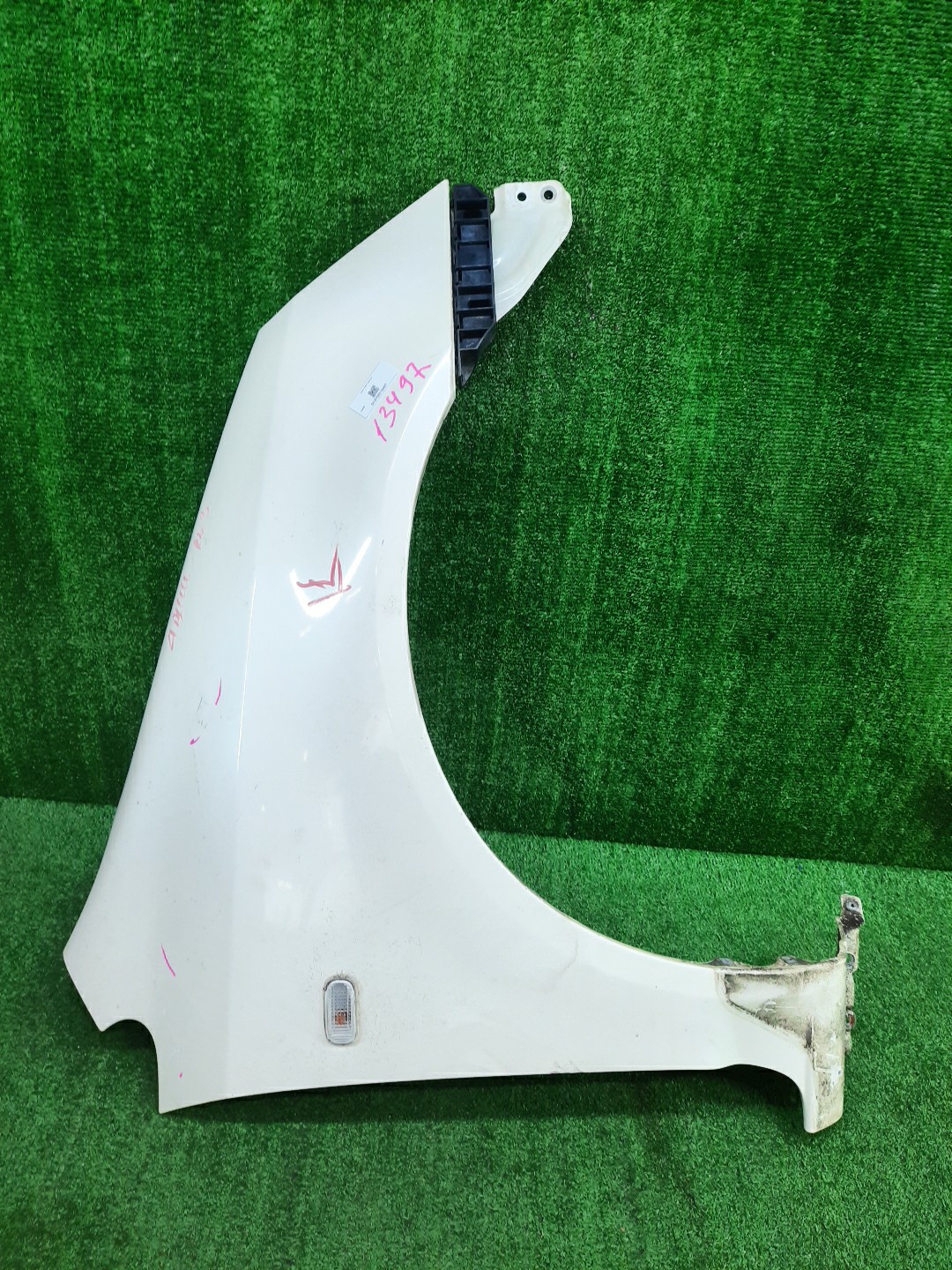 Крыло правое переднее HONDA STREAM RN2, RN1, RN3, RN4, RN5 13497 1 ракурс