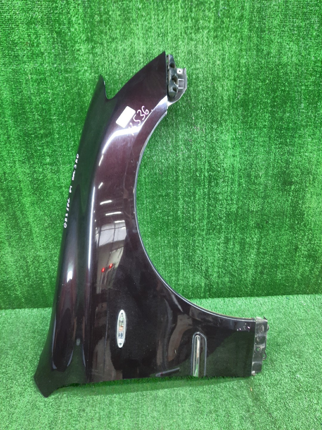Крыло правое переднее TOYOTA CROWN GRS182, GRS180, GRS181, GRS183, GRS184 13536 1 ракурс