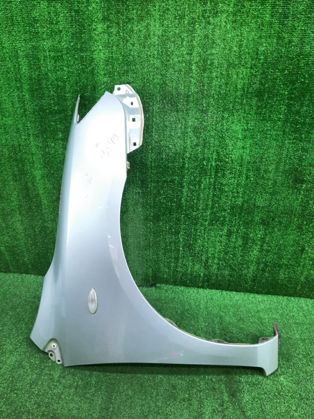 Крыло правое переднее TOYOTA COROLLA FIELDER, COROLLA  AXIO ZRE144G, ZRE142G, NZE144G, NZE141G, NZE141, NZE144, ZRE142, ZRE144 13549 1 ракурс