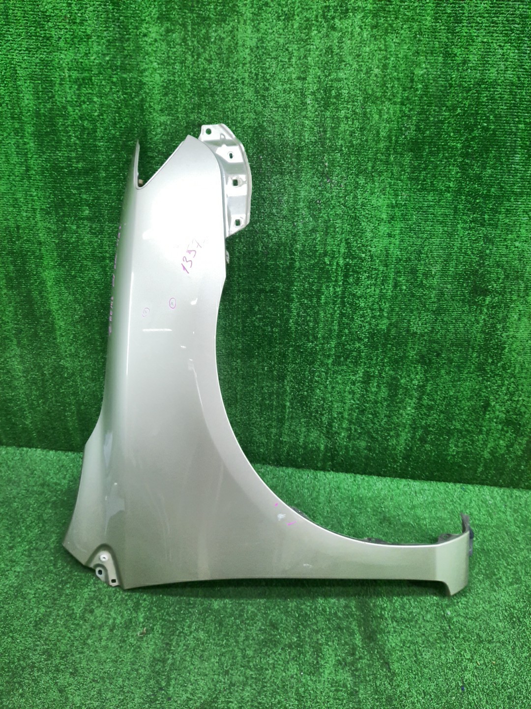 Крыло правое переднее TOYOTA COROLLA FIELDER, COROLLA  AXIO ZRE144G, ZRE142G, NZE144G, NZE141G, NZE141, NZE144, ZRE142, ZRE144 13573 1 ракурс
