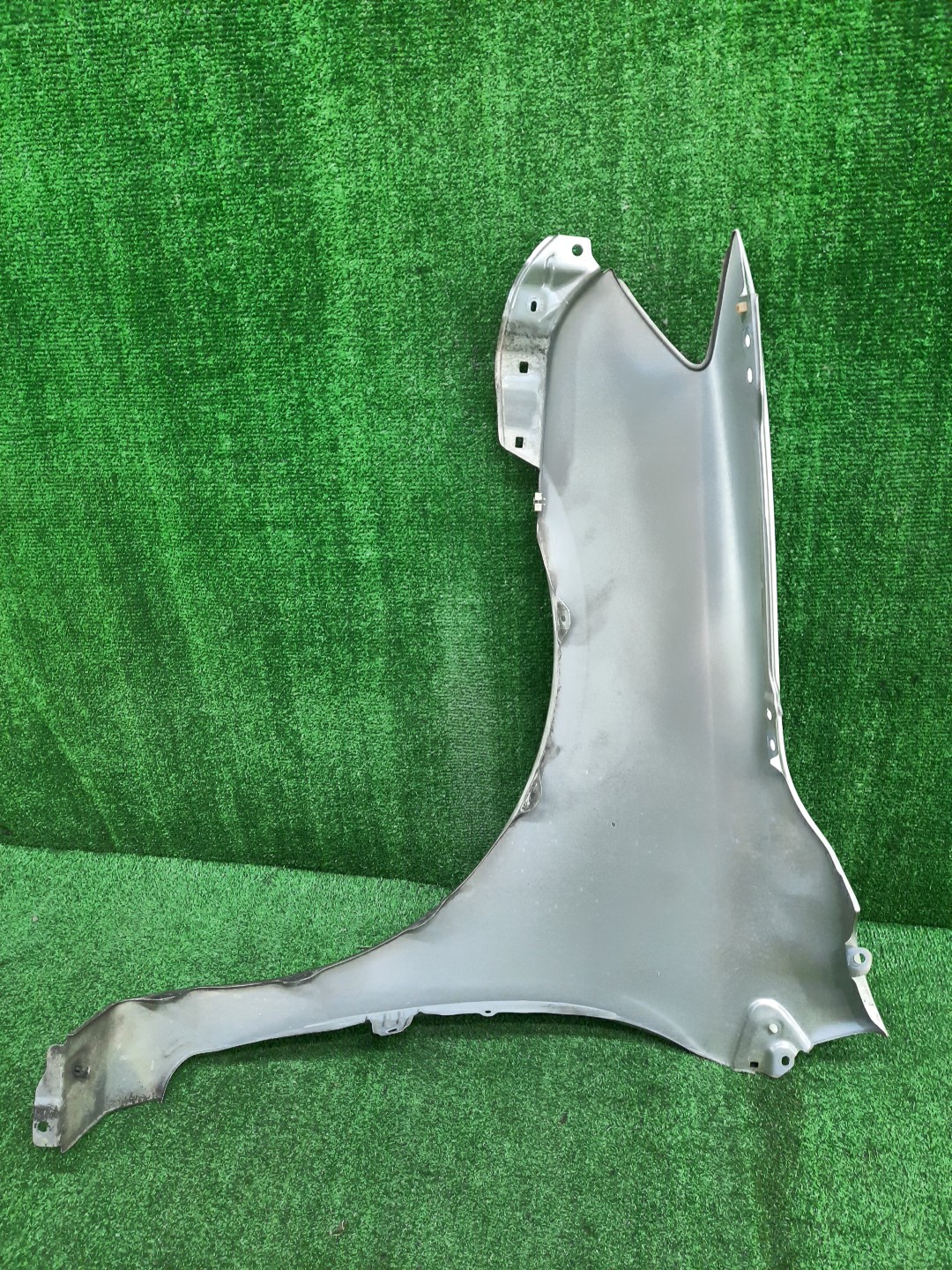 Крыло правое переднее TOYOTA COROLLA FIELDER, COROLLA  AXIO ZRE144G, ZRE142G, NZE144G, NZE141G, NZE141, NZE144, ZRE142, ZRE144 13573 4 ракурс