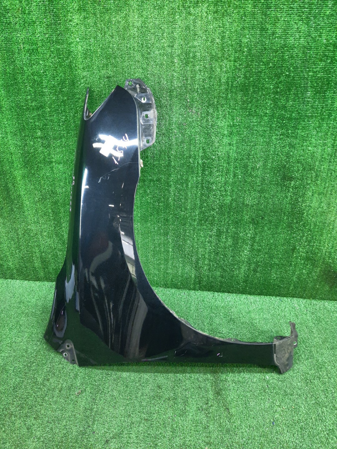 Крыло правое переднее TOYOTA COROLLA FIELDER, COROLLA  AXIO ZRE144G, ZRE142G, NZE144G, NZE141G, NZE141, NZE144, ZRE142, ZRE144 13574 1 ракурс