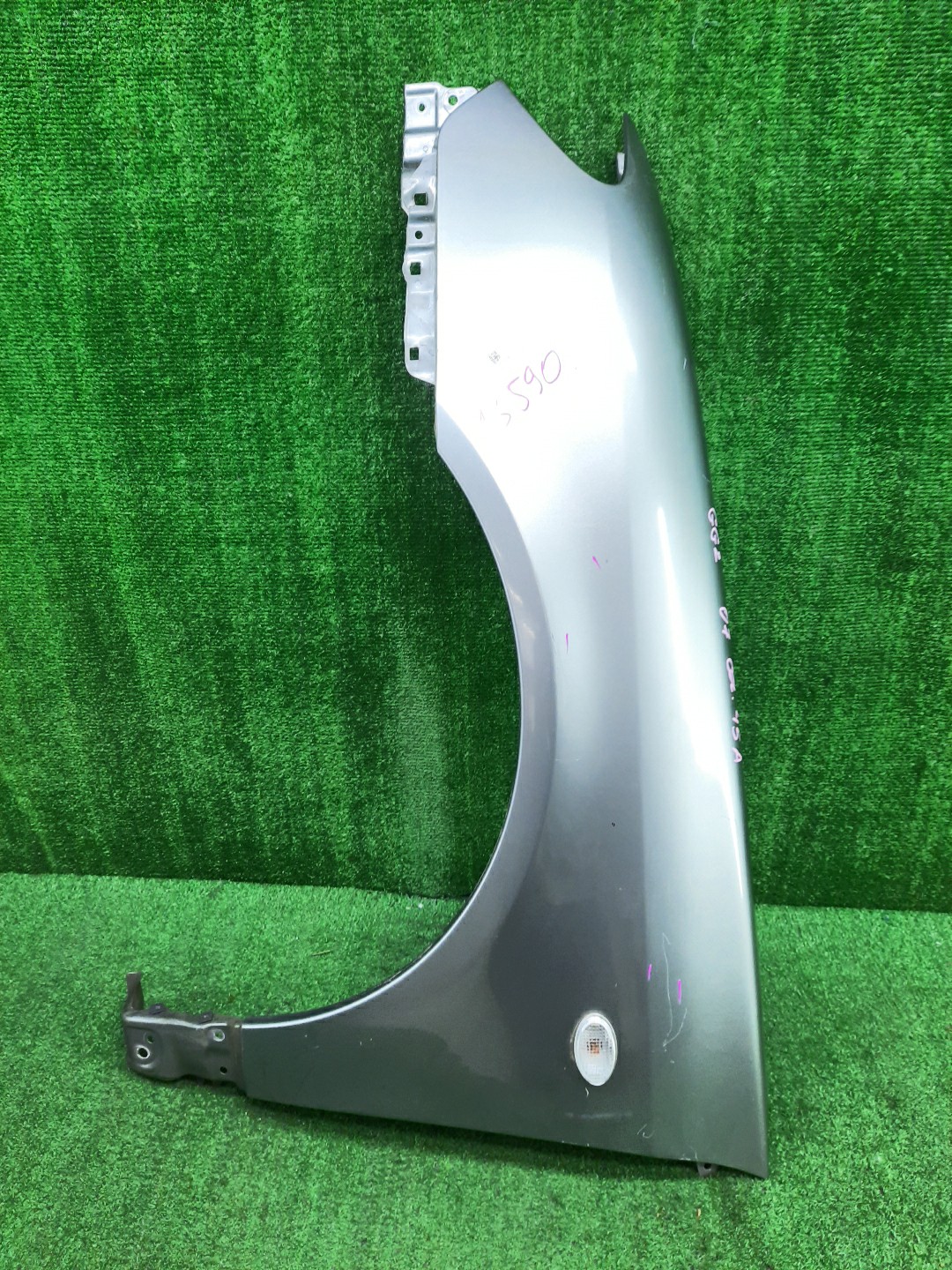 Крыло левое переднее SUBARU IMPREZA WRX, IMPREZA GDA, GGA, GDD, GG2, GG9, GGD, GG3, GGC, GD3, GD2, GD9 13590 1 ракурс