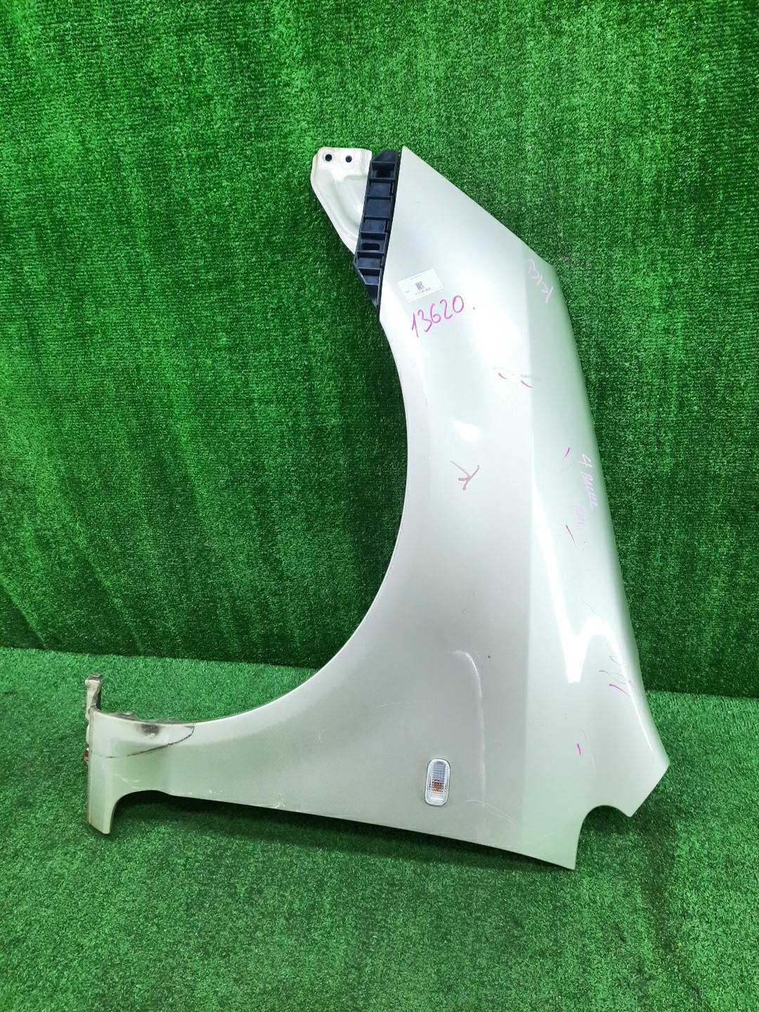 Крыло левое переднее HONDA STREAM RN2, RN1, RN3, RN4, RN5 13620 1 ракурс