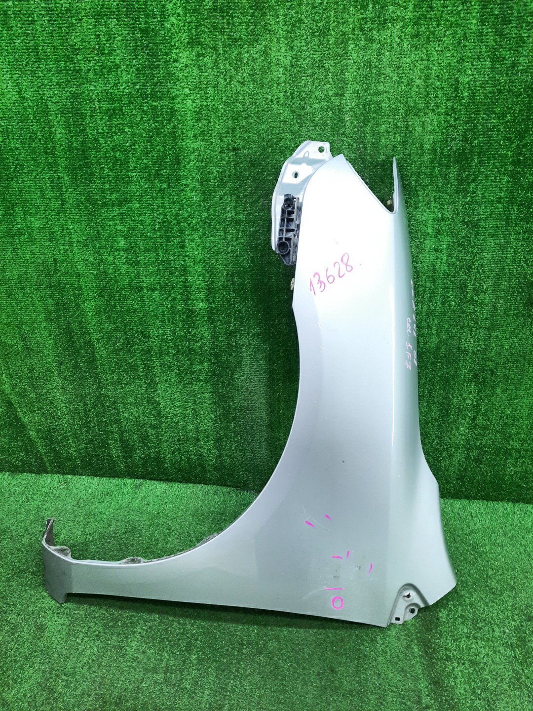 Крыло левое переднее TOYOTA COROLLA FIELDER, COROLLA  AXIO ZRE144G, ZRE142G, NZE144G, NZE141G, NZE141, NZE144, ZRE142, ZRE144 13628 1 ракурс