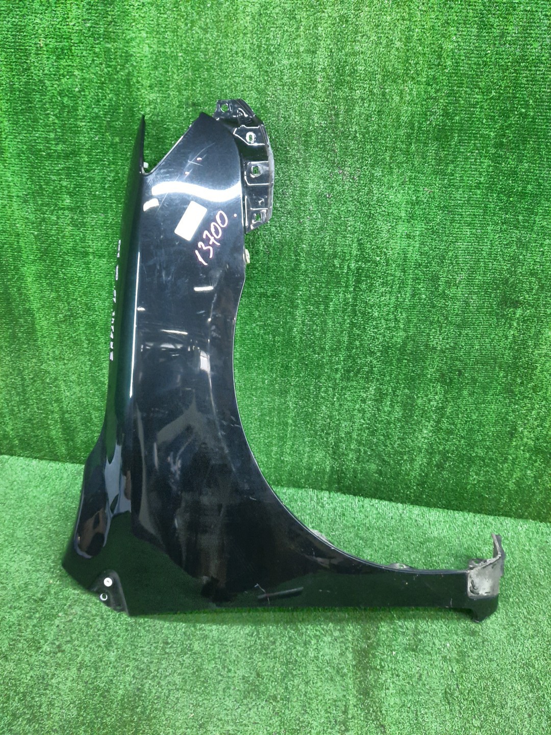 Крыло правое переднее TOYOTA COROLLA FIELDER, COROLLA  AXIO ZRE144G, ZRE142G, NZE144G, NZE141G, NZE141, NZE144, ZRE142, ZRE144 13700 1 ракурс