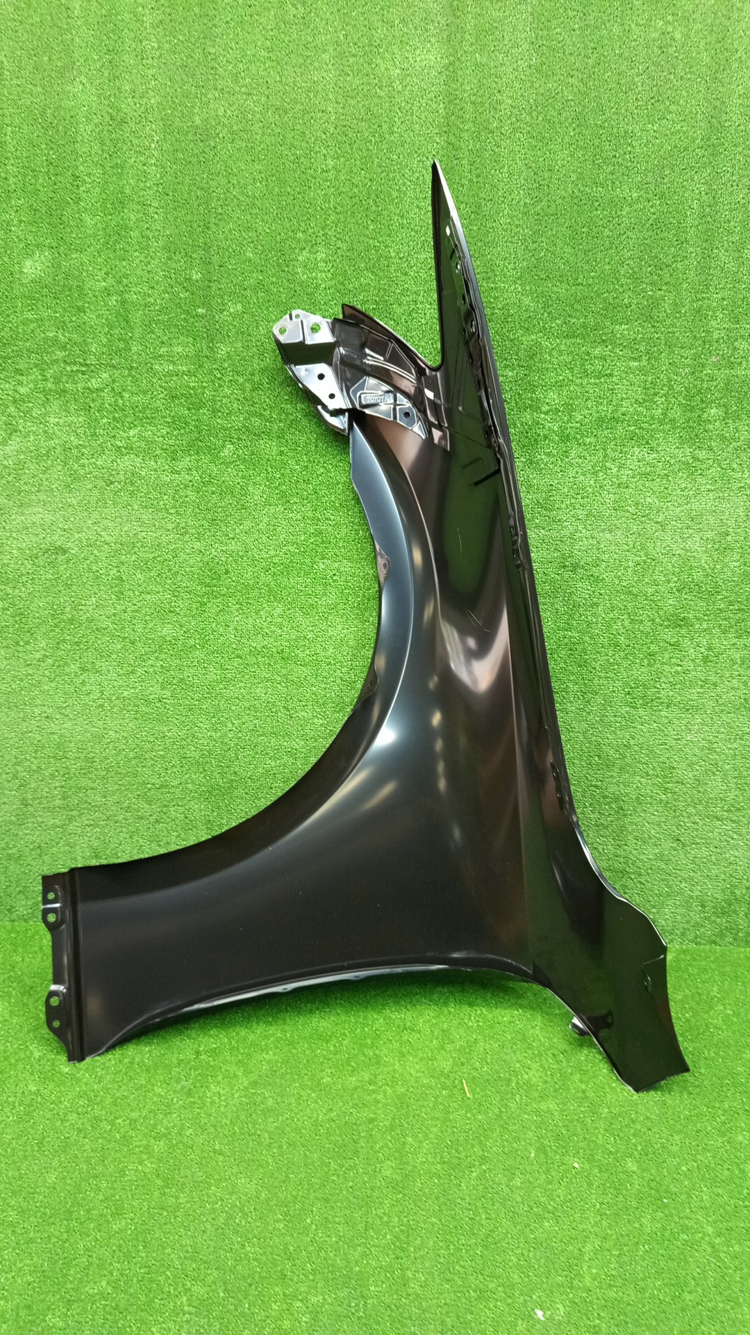 Крыло правое переднее LEXUS IS300H AVE30 53801-53170 2 ракурс