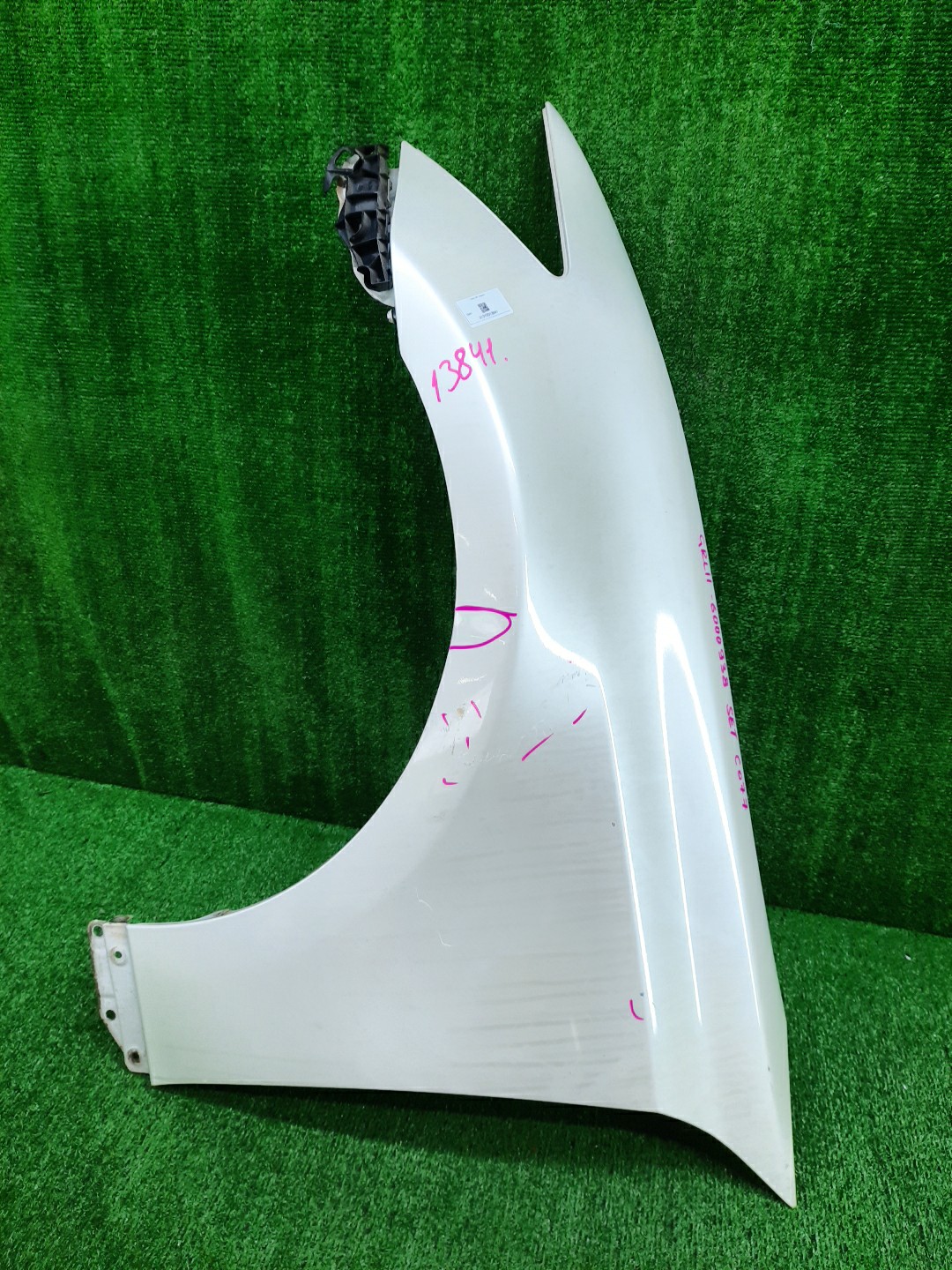 Крыло левое переднее LEXUS GS250, GS250, GS350, GS450H, GS350, GS300, GS450H GRL11, GRL11, GRL15, GWL10, GRL10, GRL15, GRL16, ARL10, GWL10 13841 1 ракурс