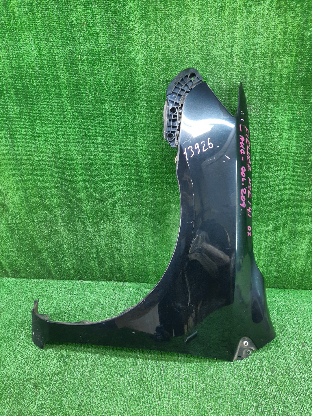 Крыло левое переднее TOYOTA COROLLA FIELDER, COROLLA  AXIO ZRE144G, ZRE142G, NZE144G, NZE141G, NZE141, NZE144, ZRE142, ZRE144 13926 1 ракурс