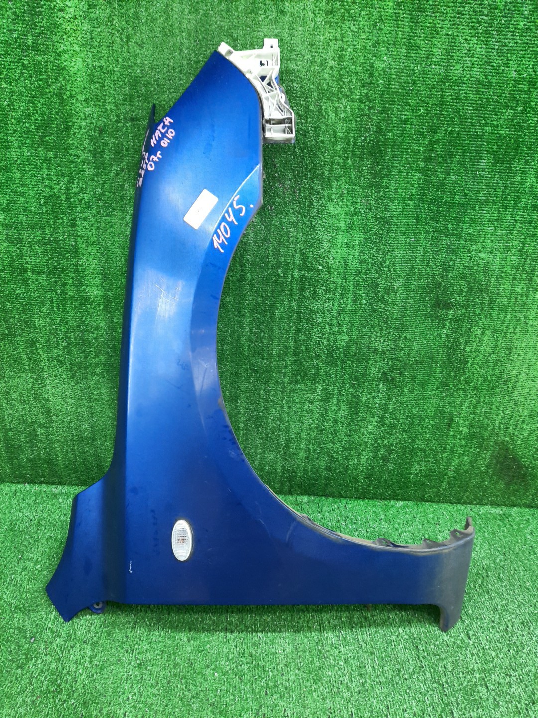 Крыло правое переднее MAZDA AXELA, MAZDA 3, 3 BK5P, BK3P, BKEP, BK WAGON 1 ракурс