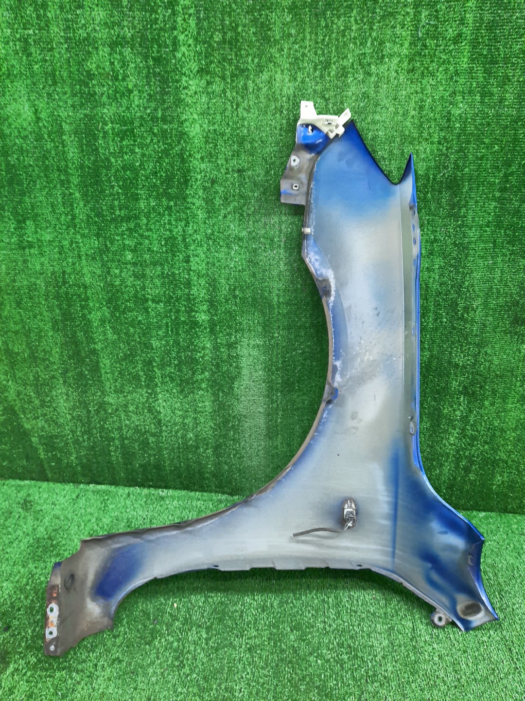 Крыло правое переднее MAZDA AXELA, MAZDA 3, 3 BK5P, BK3P, BKEP, BK WAGON 4 ракурс