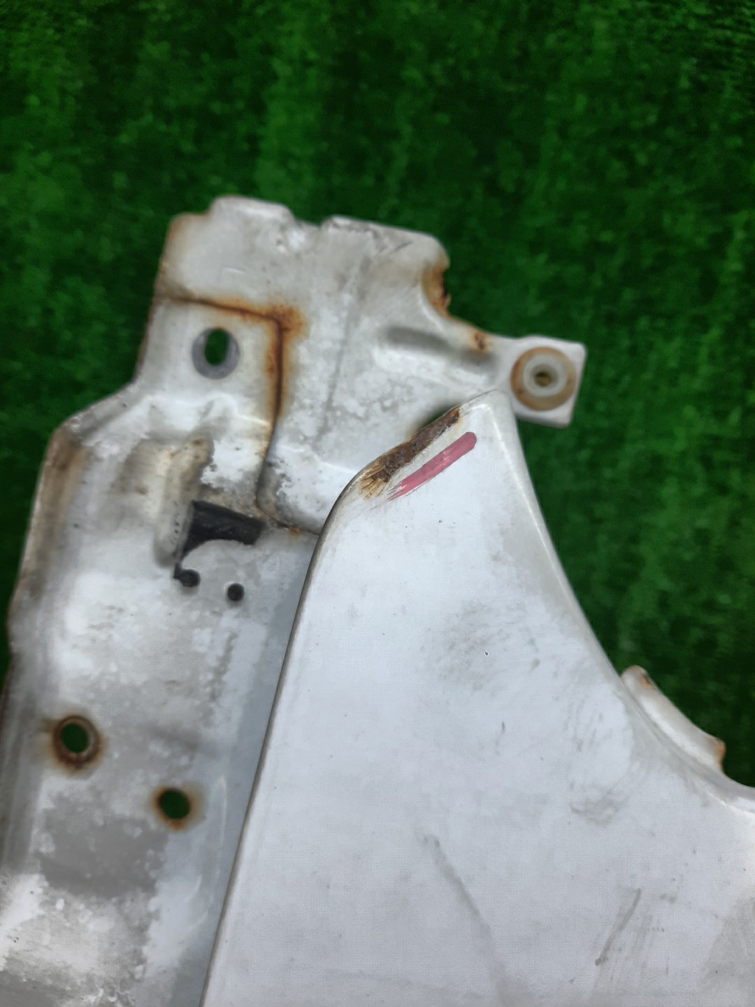 Крыло левое переднее NISSAN BLUEBIRD SYLPHY G10, QG10, FG10, TG10, QNG10 14050 2 ракурс