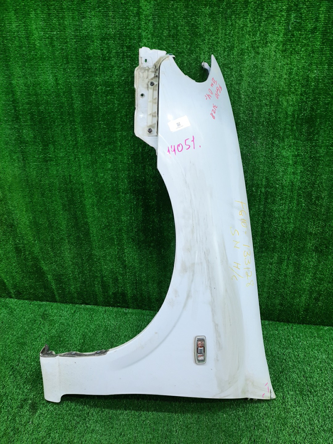Крыло левое переднее NISSAN BLUEBIRD SYLPHY G10, QG10, FG10, TG10, QNG10 14051 1 ракурс