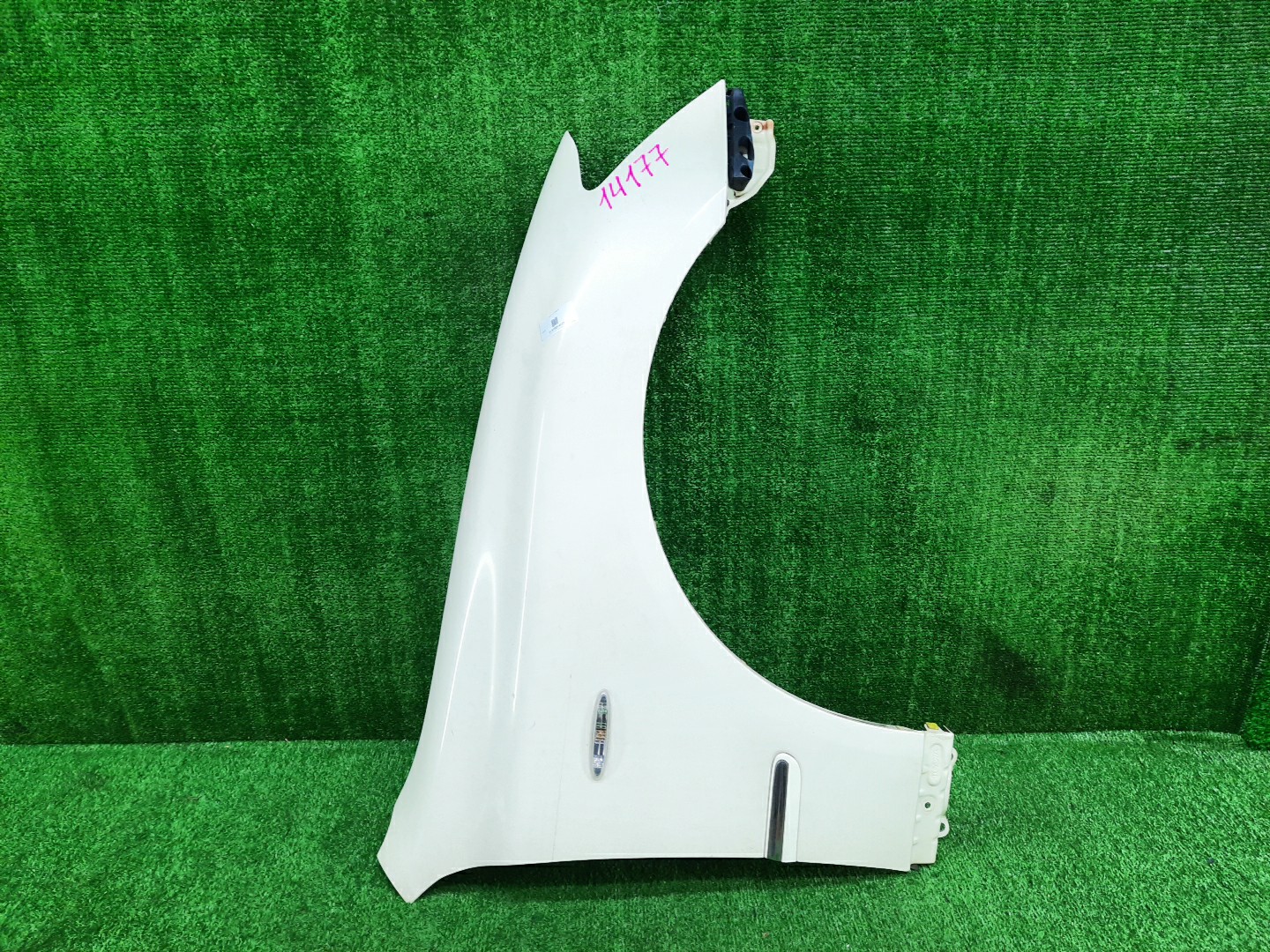 Крыло правое переднее TOYOTA CROWN GRS182, GRS180, GRS181, GRS183, GRS184 14177 1 ракурс