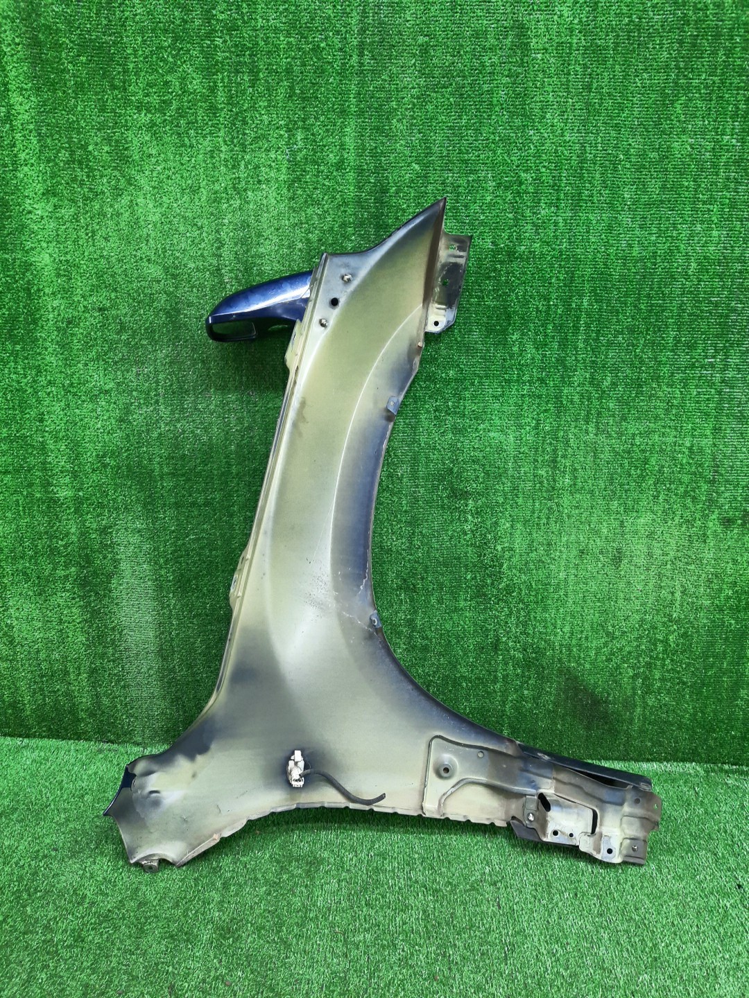 Крыло левое переднее SUZUKI ESCUDO TA74W, TD94W, TD54W 14262 2 ракурс