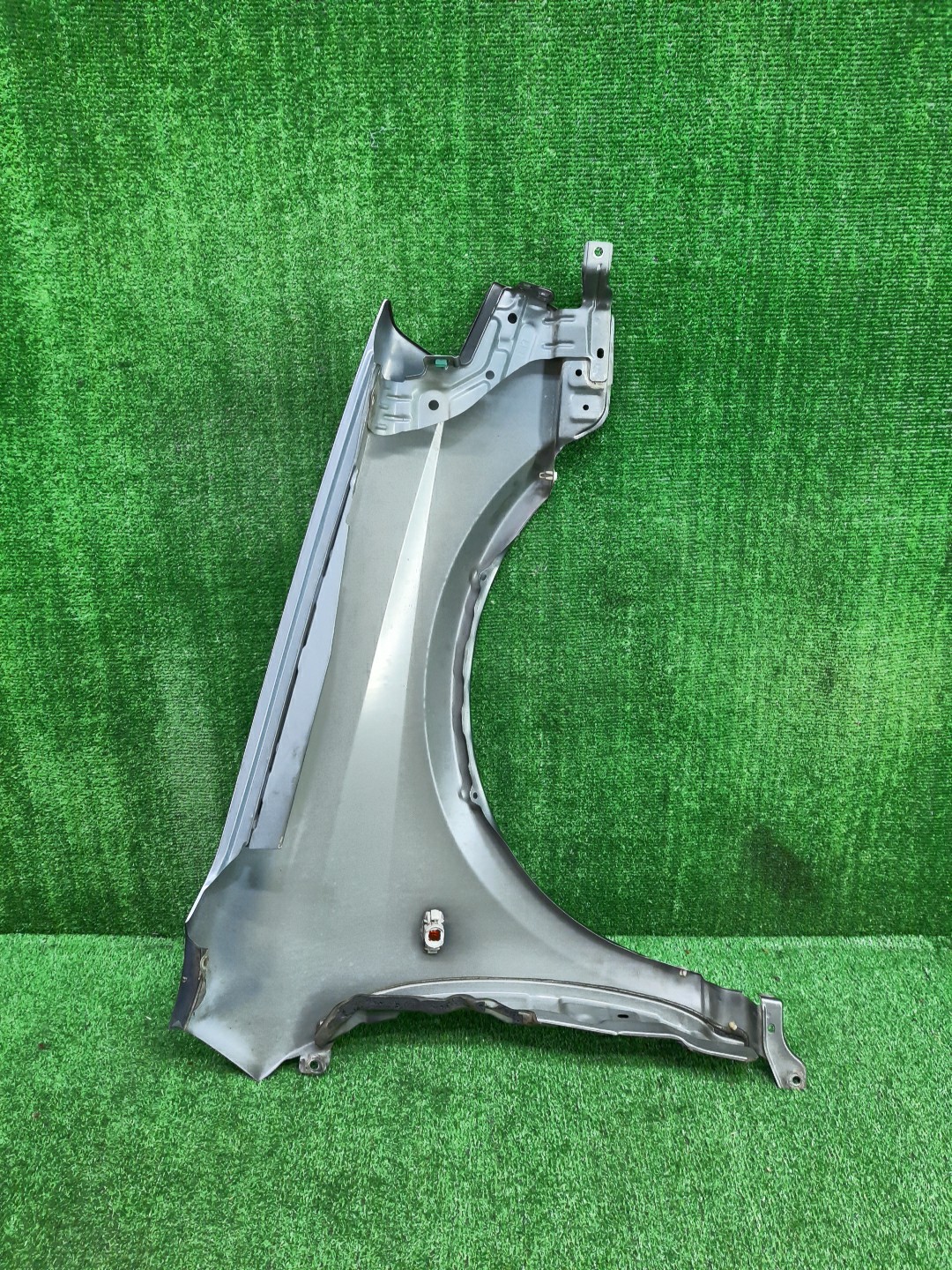 Крыло левое переднее NISSAN PRIMERA P12, QP12, TNP12, TP12, HP12, RP12, WTNP12, WHP12, WRP12 14335 4 ракурс