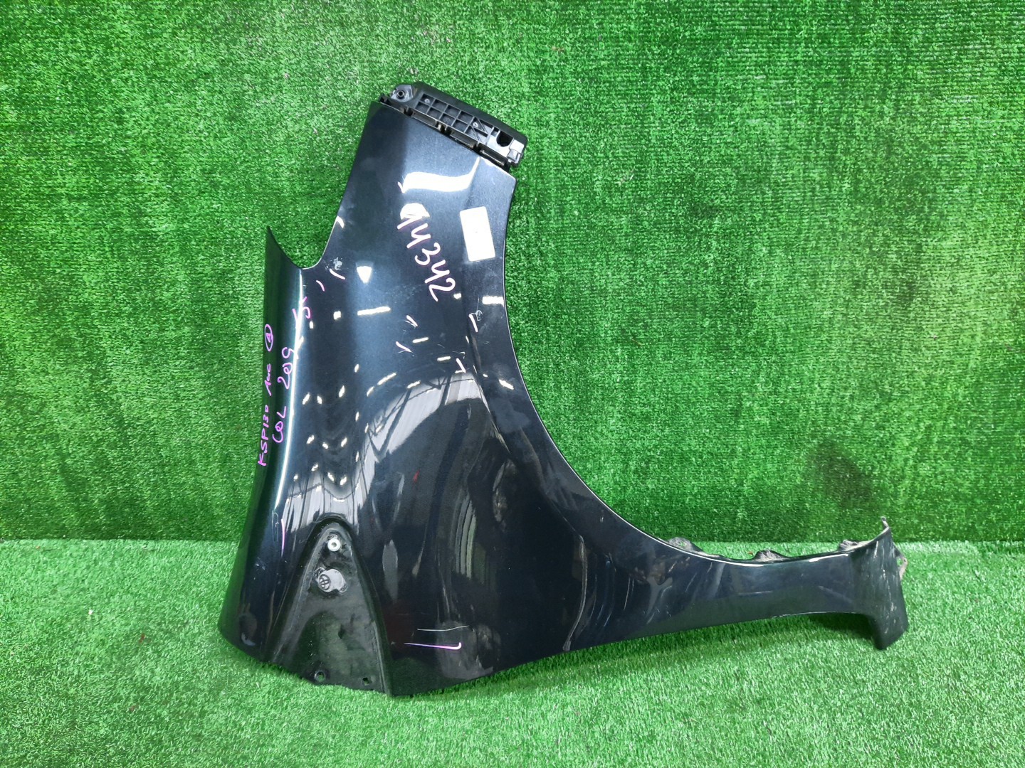 Крыло правое переднее TOYOTA VITZ, YARIS KSP130, NSP130, NSP135, NCP131 14342 1 ракурс