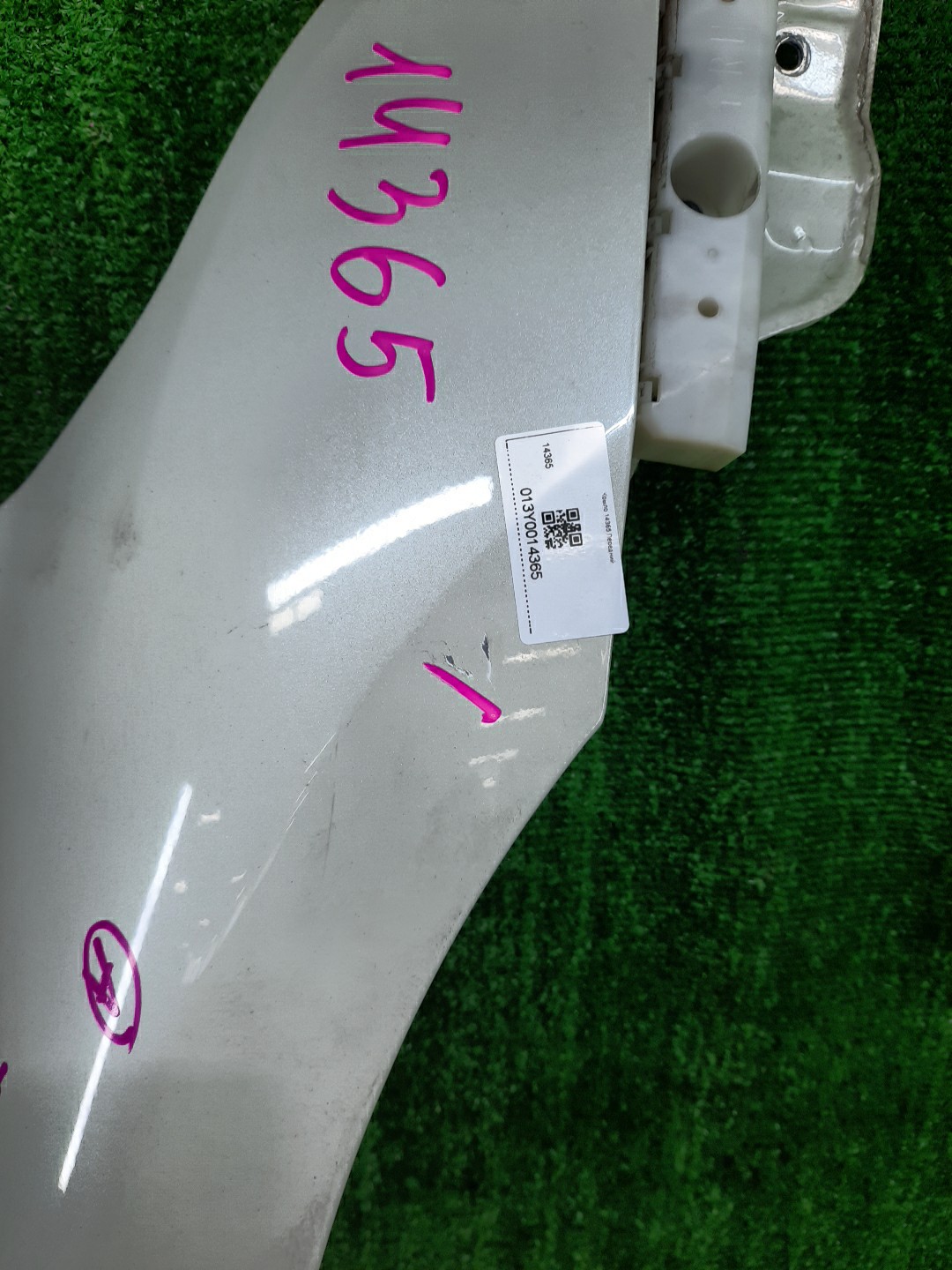 Крыло правое переднее NISSAN TEANA TNJ32, PJ32, J32 14365 3 ракурс Крыло правое переднее NISSAN TEANA TNJ32, PJ32, J32 14365 3 ракурс