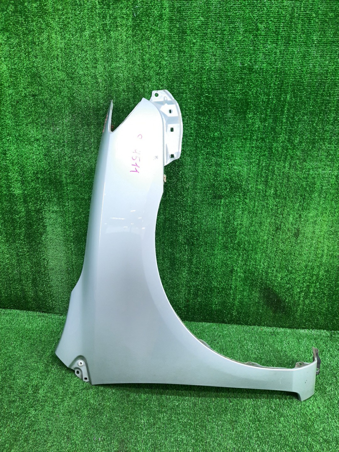 Крыло правое переднее TOYOTA COROLLA FIELDER, COROLLA  AXIO ZRE144G, ZRE142G, NZE144G, NZE141G, NZE141, NZE144, ZRE142, ZRE144 14511 1 ракурс