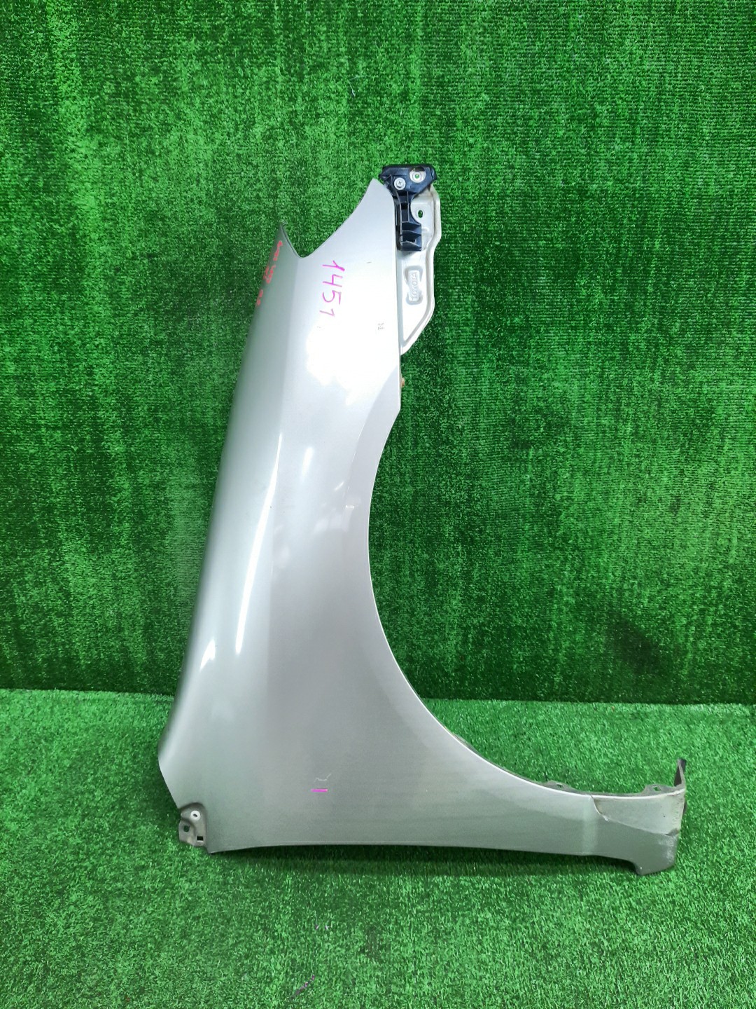 Крыло правое переднее TOYOTA COROLLA NZE121 14517 1 ракурс