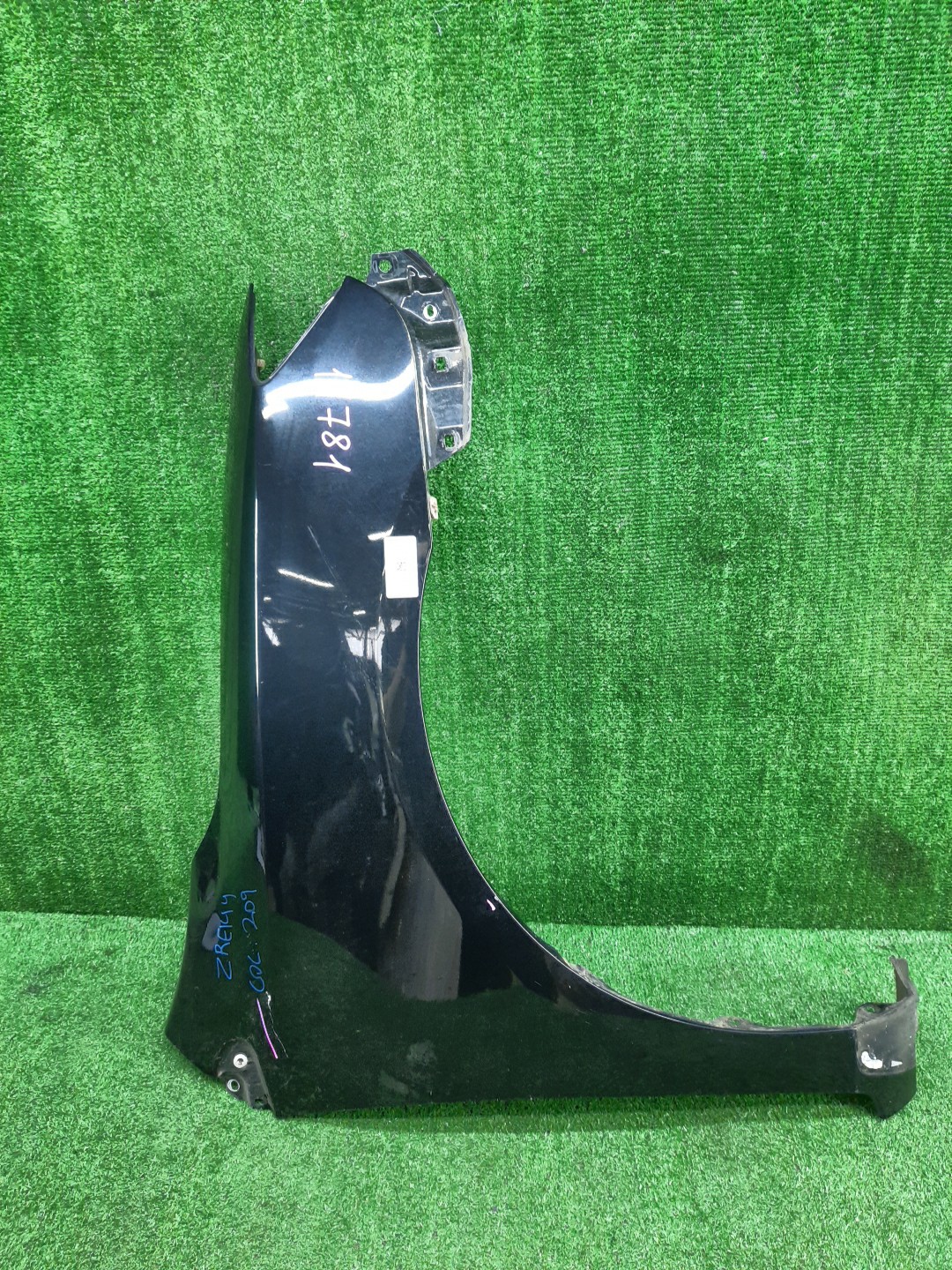 Крыло правое переднее TOYOTA COROLLA FIELDER, COROLLA  AXIO ZRE144G, ZRE142G, NZE144G, NZE141G, NZE141, NZE144, ZRE142, ZRE144 14781 1 ракурс