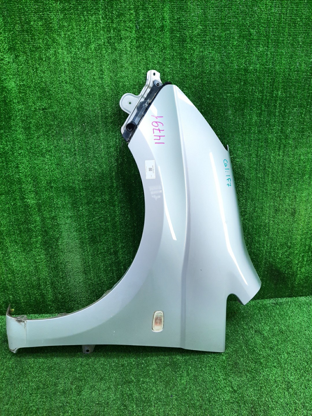 Крыло левое переднее TOYOTA ISIS ZNM10, ZNM10W, ANM10, ANM10W, ANM15, ANM15W, ZGM10, ZGM10W, ZGM11, ZGM11W, ZGM15, ZGM15W, ANM10G, ZGM10G, ANM15G, ZNM10G, ZGM11G, ZGM15G 14791 1 ракурс