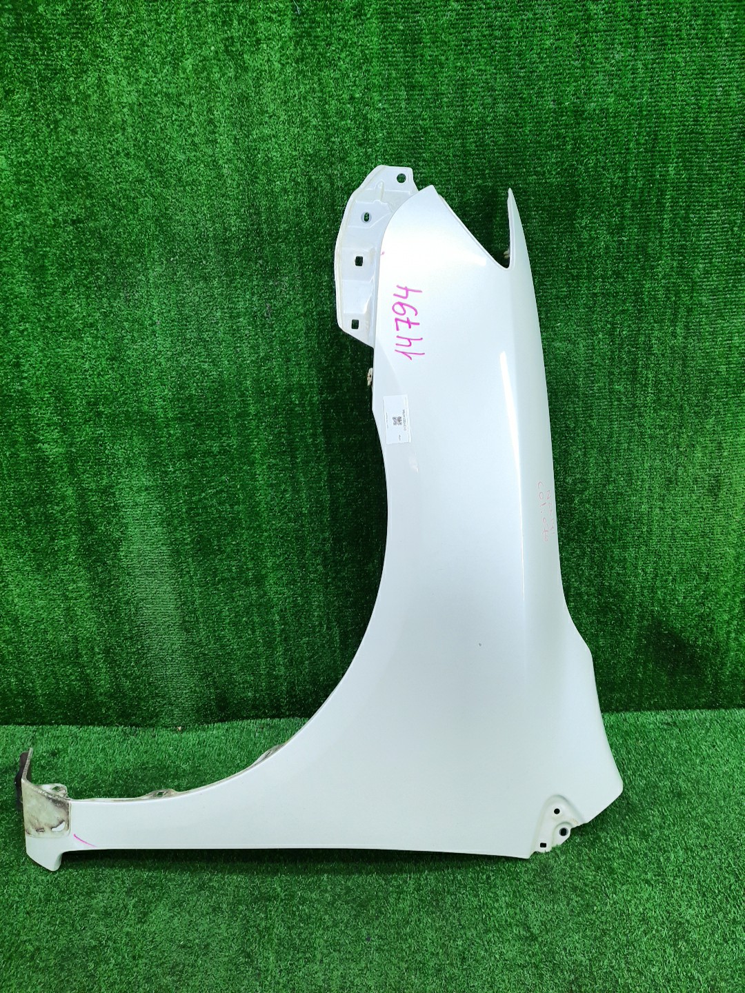 Крыло левое переднее TOYOTA COROLLA FIELDER, COROLLA  AXIO ZRE144G, ZRE142G, NZE144G, NZE141G, NZE141, NZE144, ZRE142, ZRE144 14794 1 ракурс