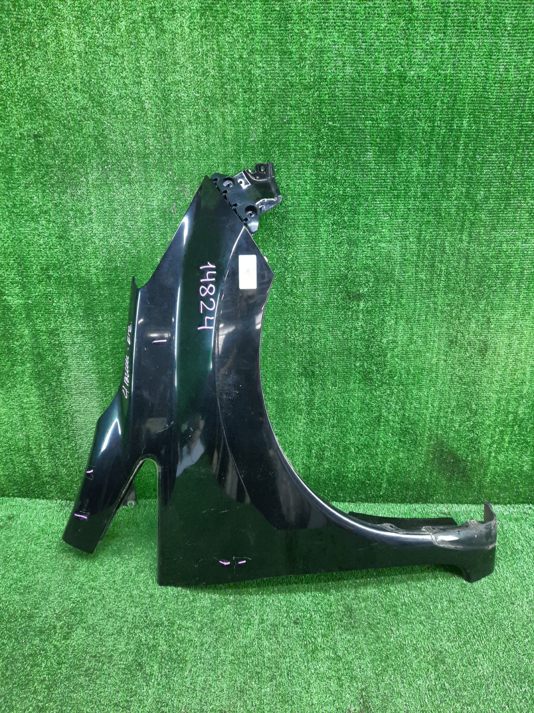 Крыло правое переднее NISSAN NOTE E12 14824 1 ракурс