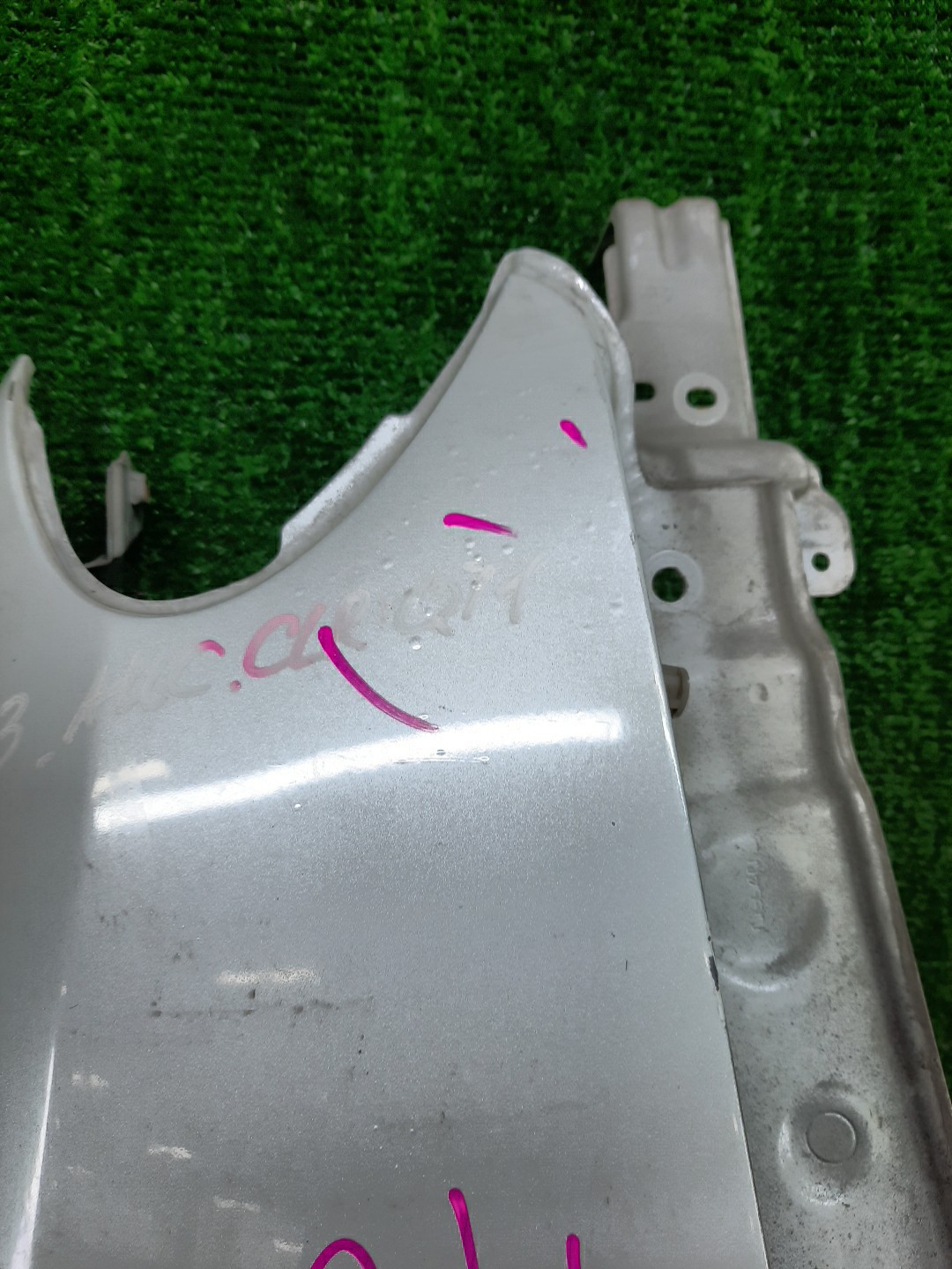 Крыло правое переднее NISSAN CEFIRO A33 14934 4 ракурс